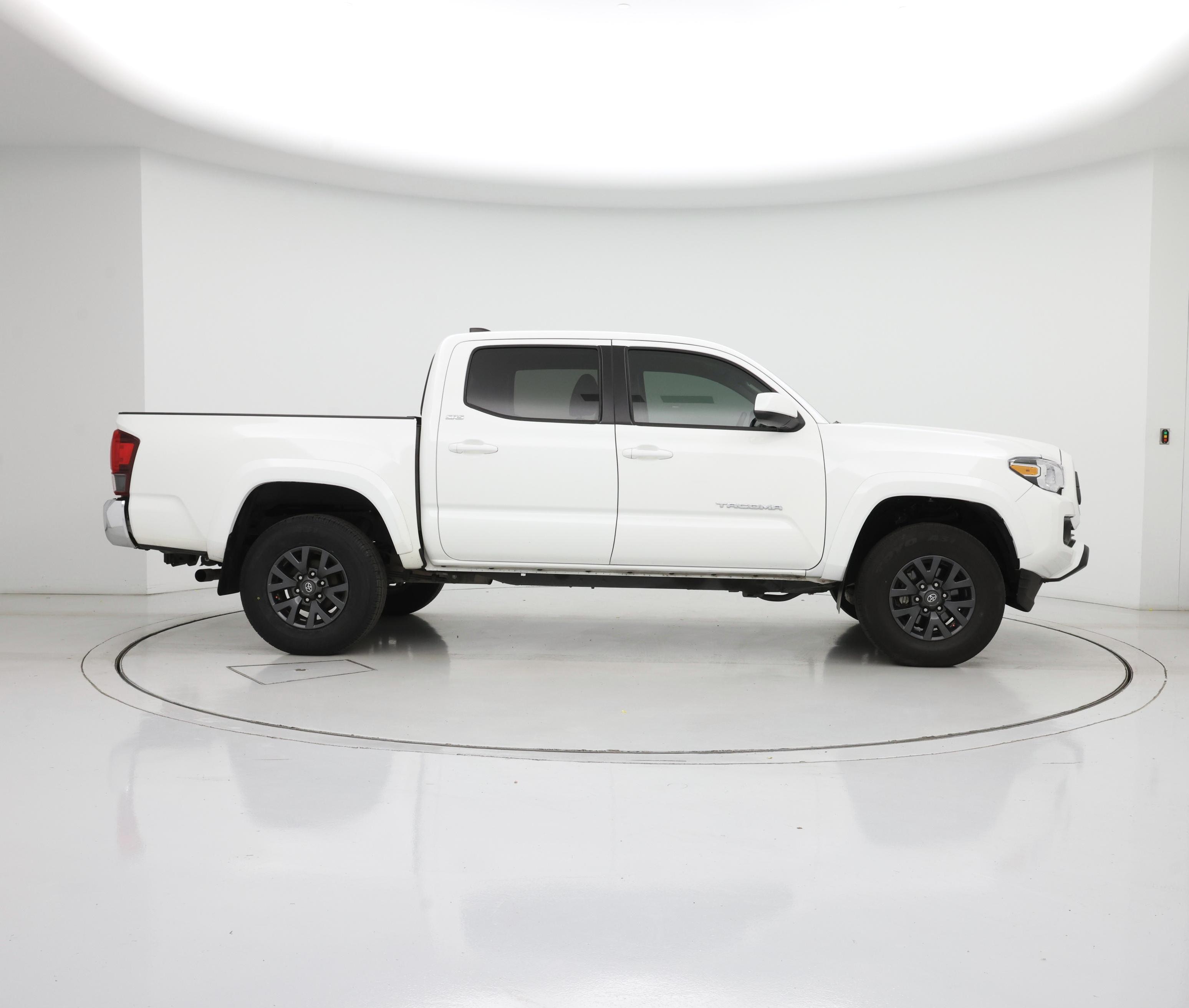 Thumbnail: 2022 Toyota Tacoma - 7