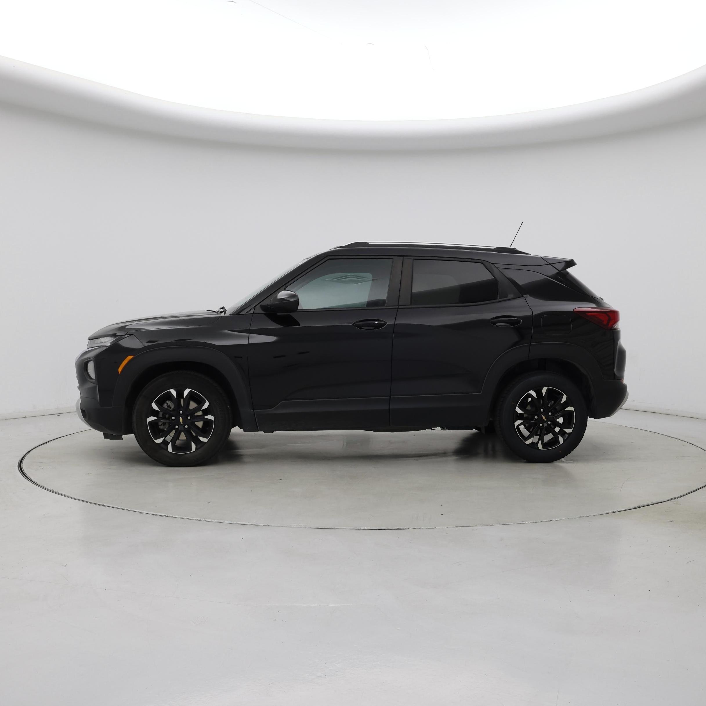 Thumbnail: 2023 Chevrolet TrailBlazer - 3
