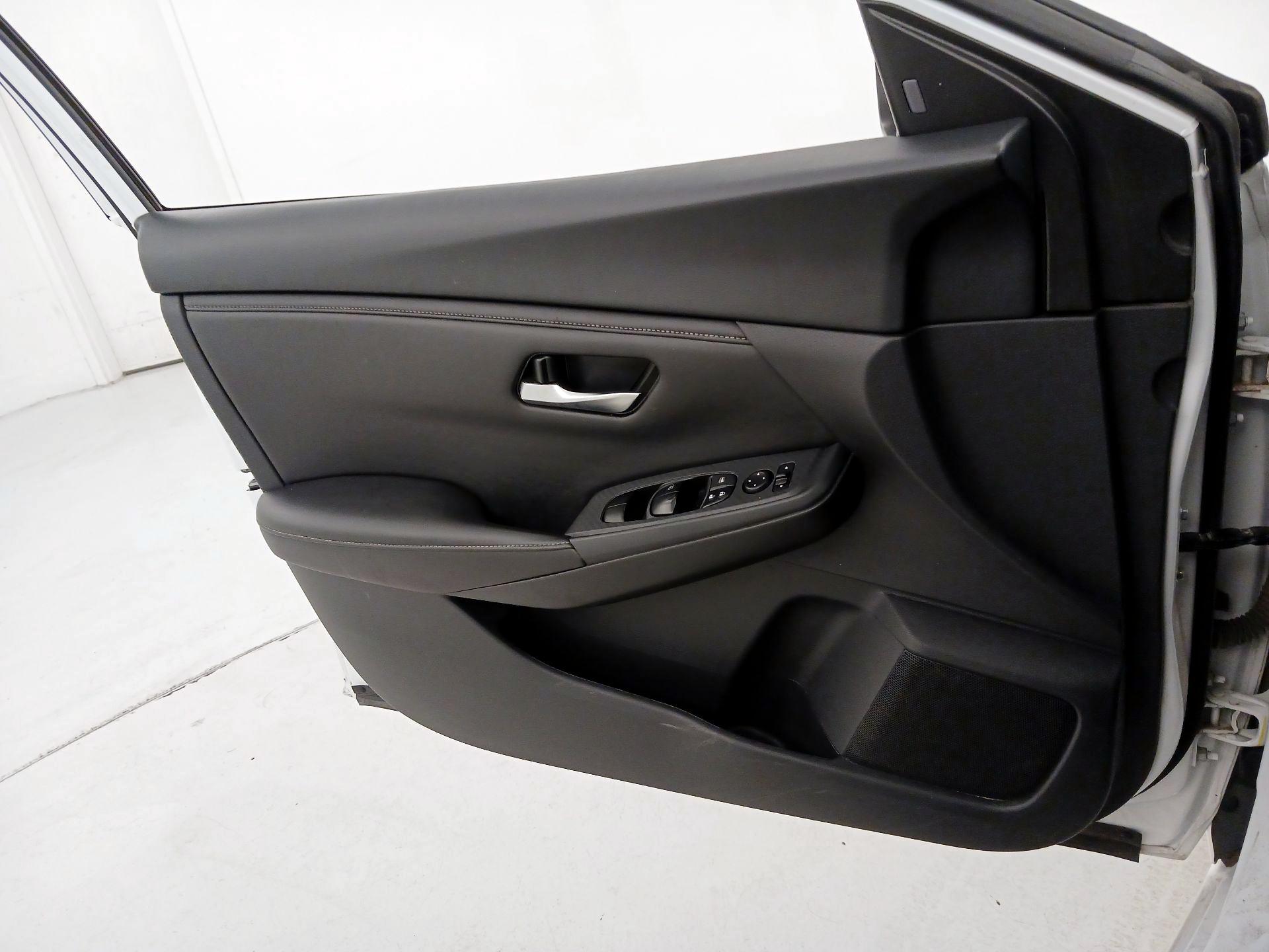 Thumbnail: 2023 Nissan Sentra - 12