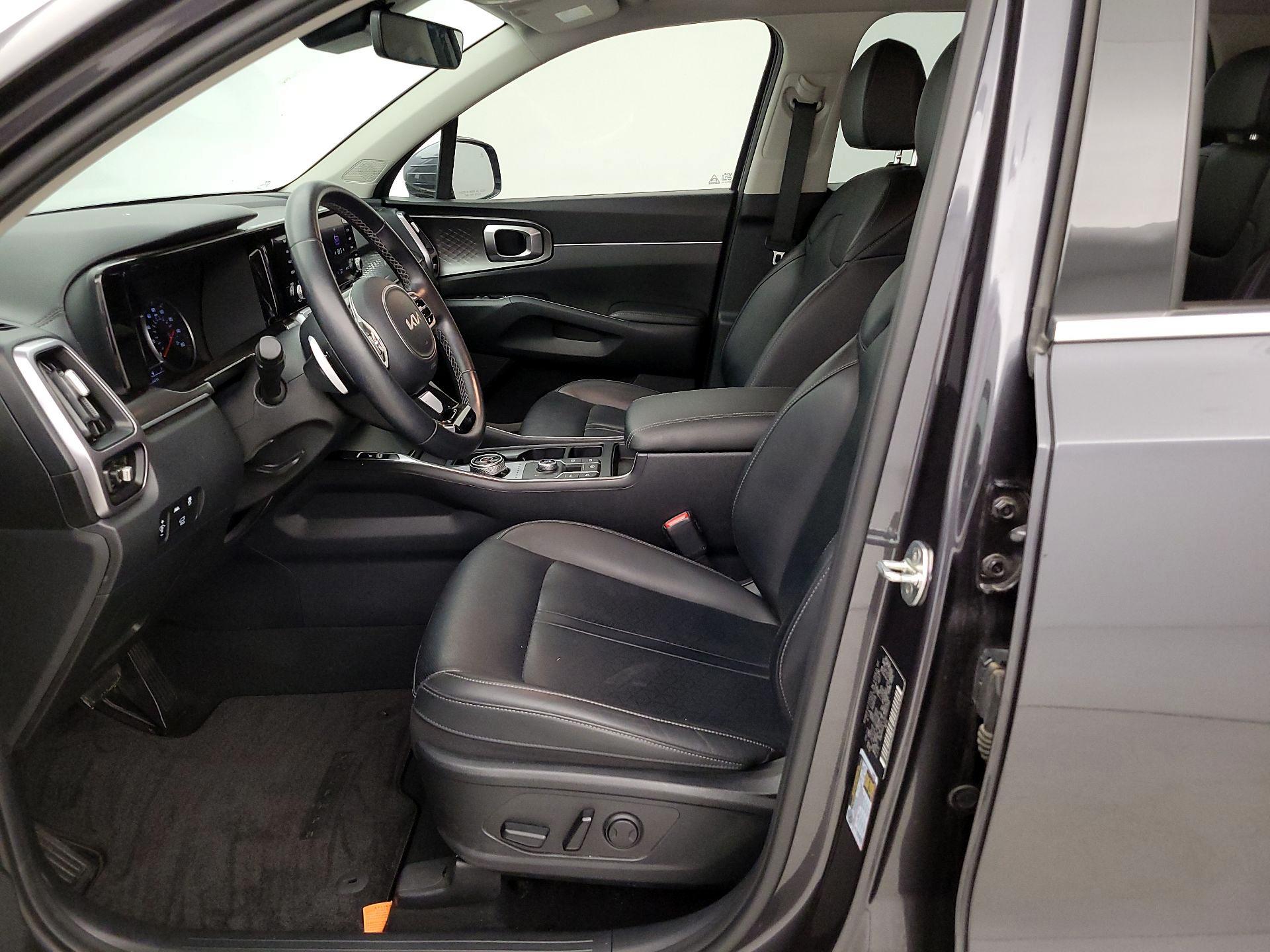 Thumbnail: 2023 Kia Sorento - 11