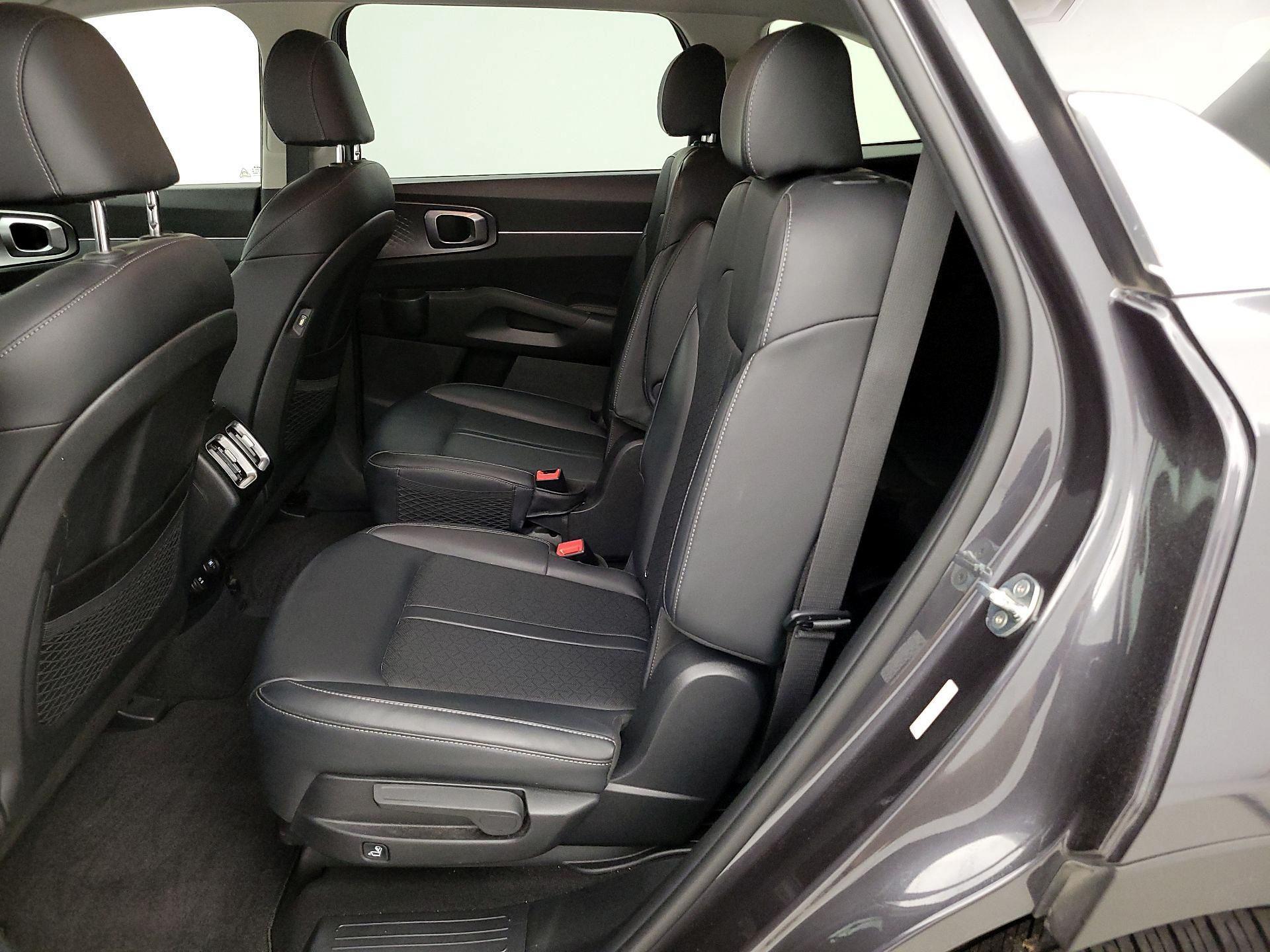 Thumbnail: 2023 Kia Sorento - 20