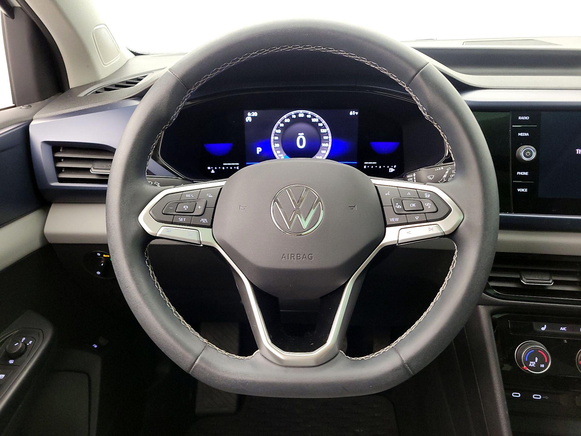 Thumbnail: 2023 Volkswagen Taos - 10