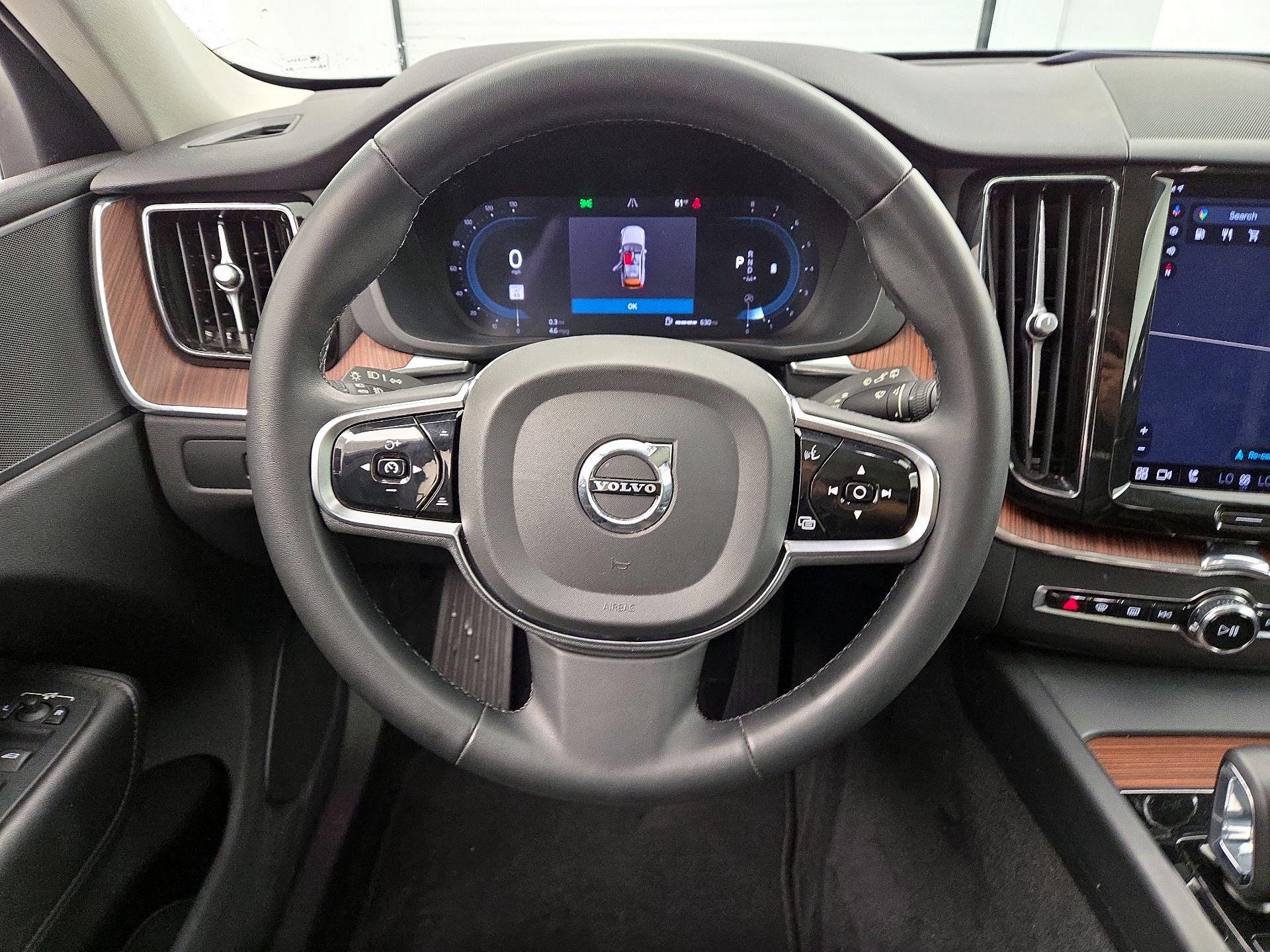 Thumbnail: 2023 Volvo XC60 - 10