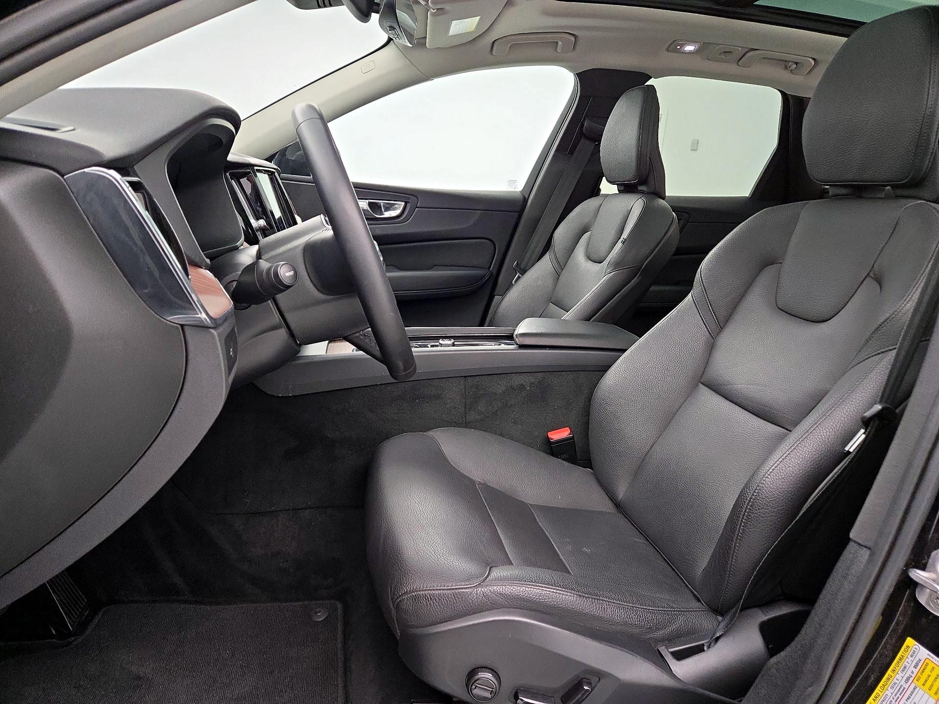 Thumbnail: 2023 Volvo XC60 - 11