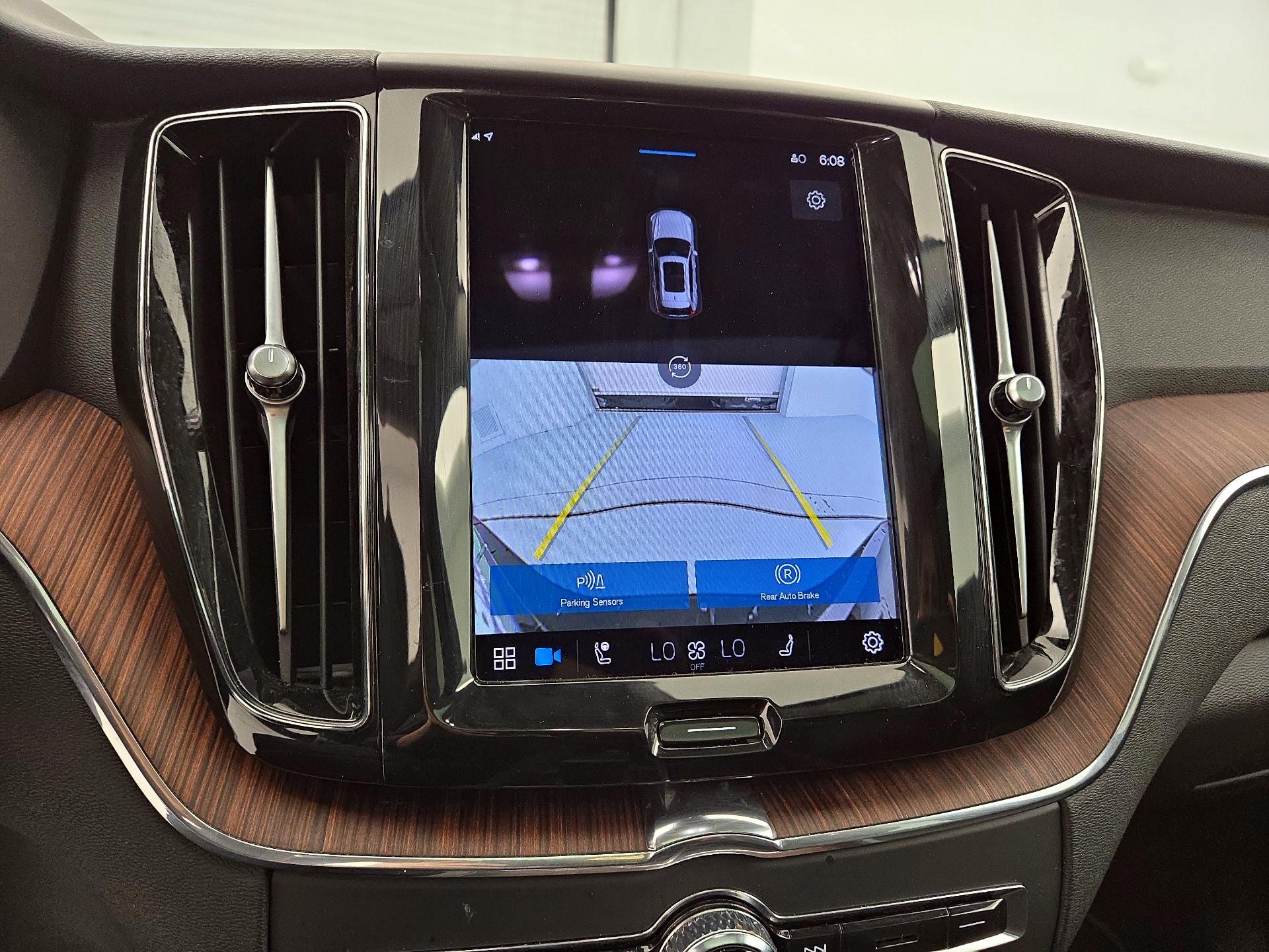 Thumbnail: 2023 Volvo XC60 - 15