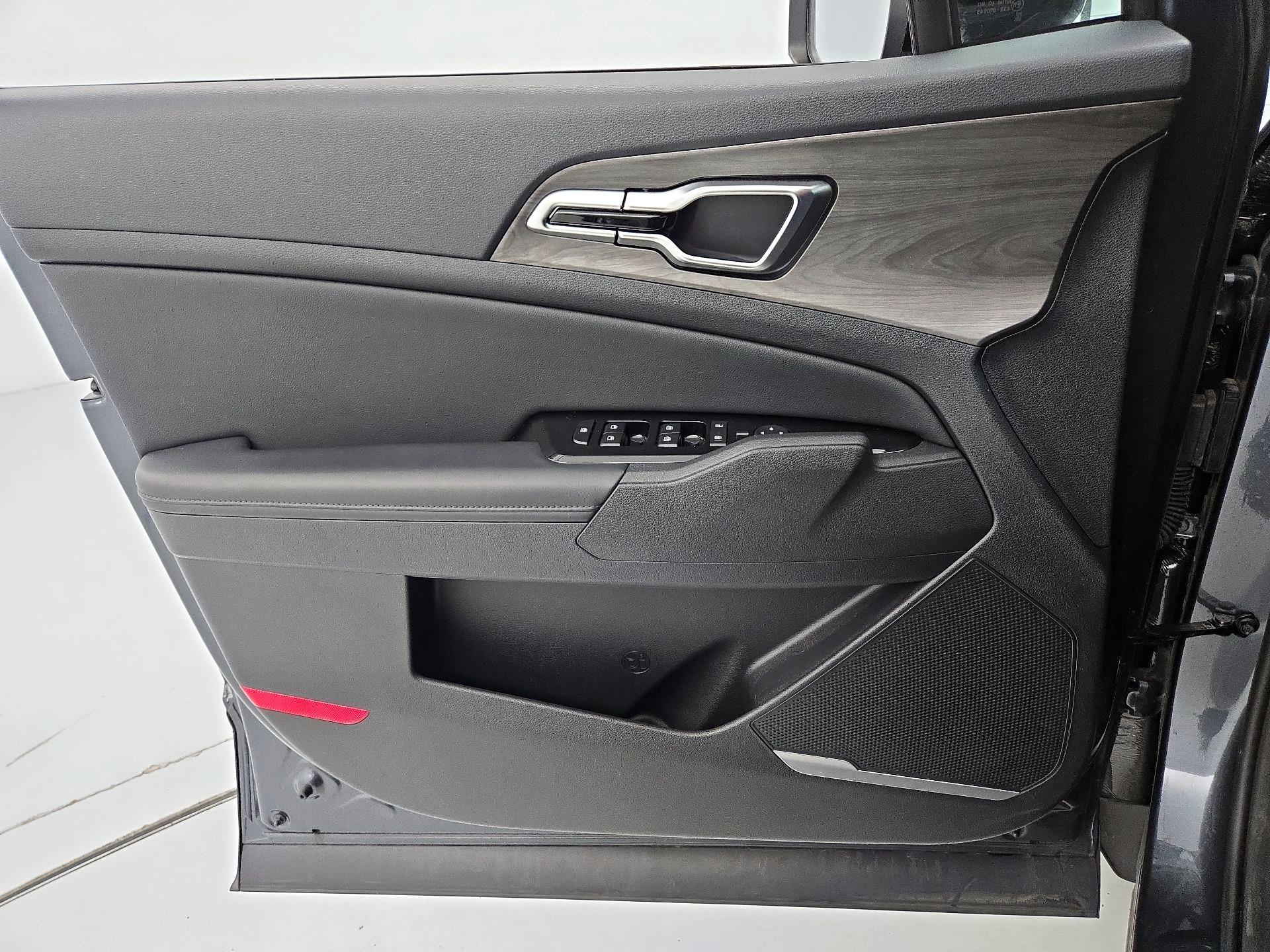 Thumbnail: 2023 Kia Sportage - 12