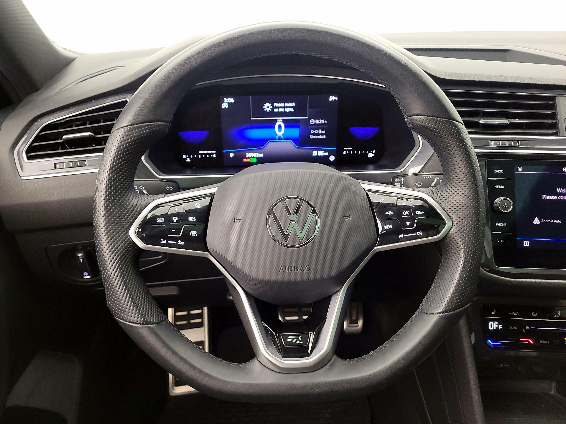 Thumbnail: 2022 Volkswagen Tiguan - 10
