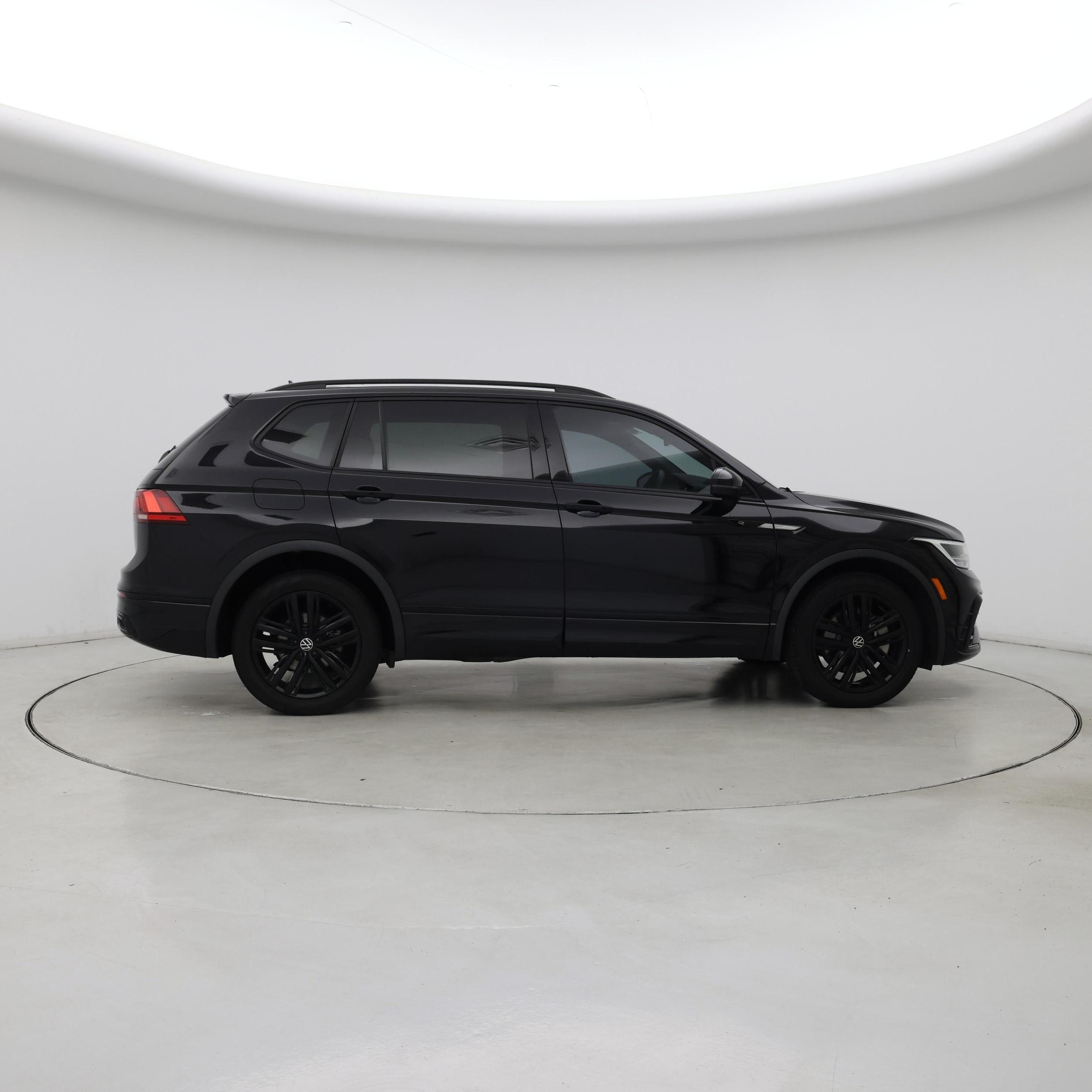 Thumbnail: 2022 Volkswagen Tiguan - 7
