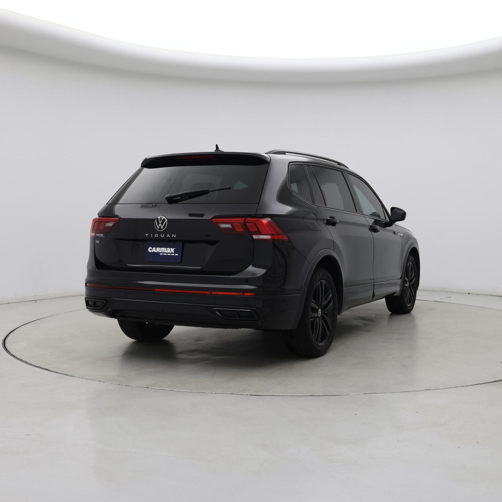 Thumbnail: 2022 Volkswagen Tiguan - 8