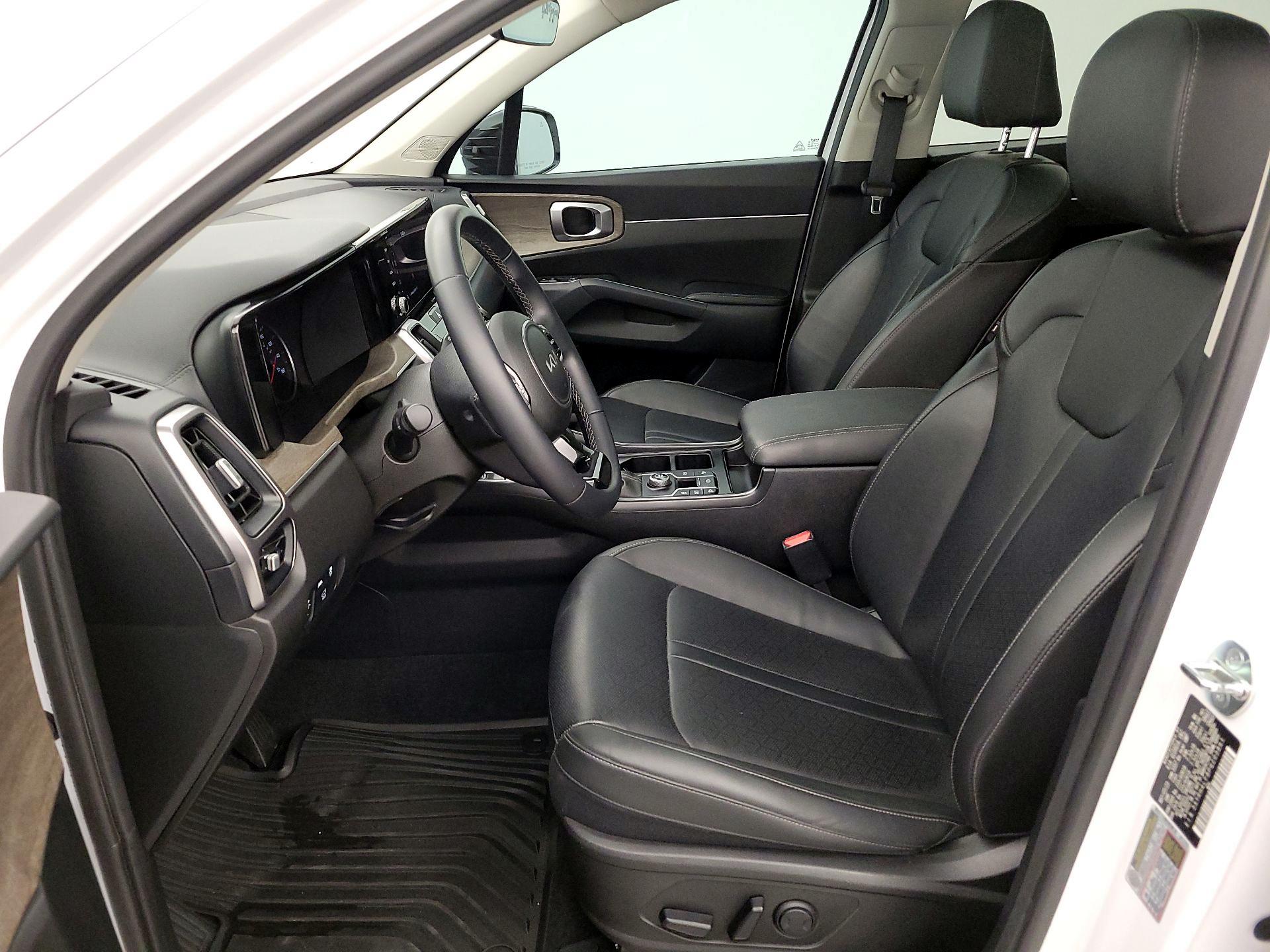 Thumbnail: 2023 Kia Sorento - 11