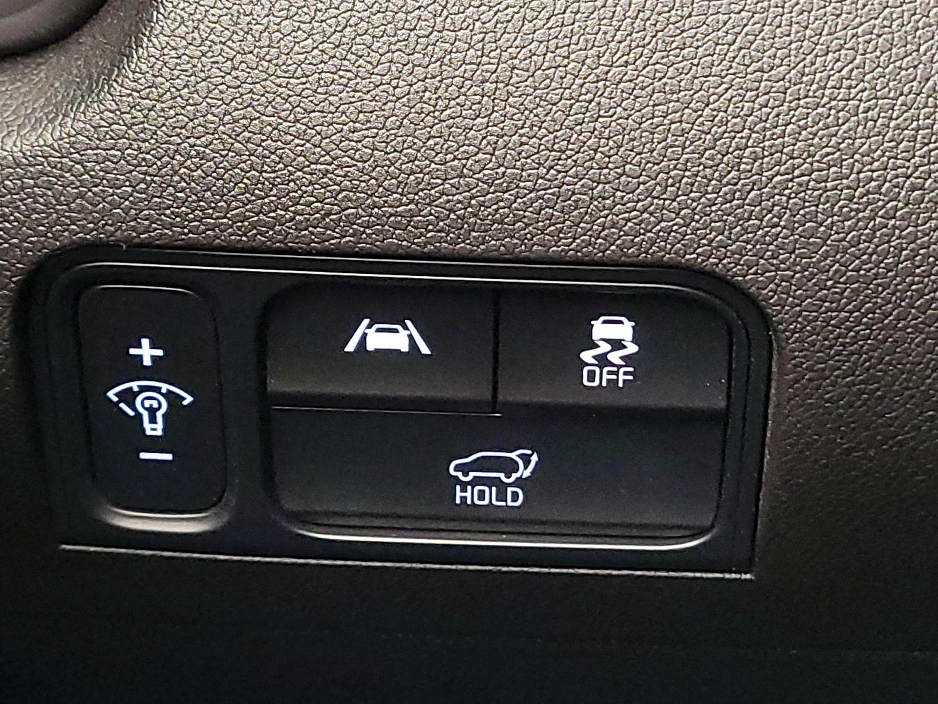 Thumbnail: 2023 Kia Sorento - 13