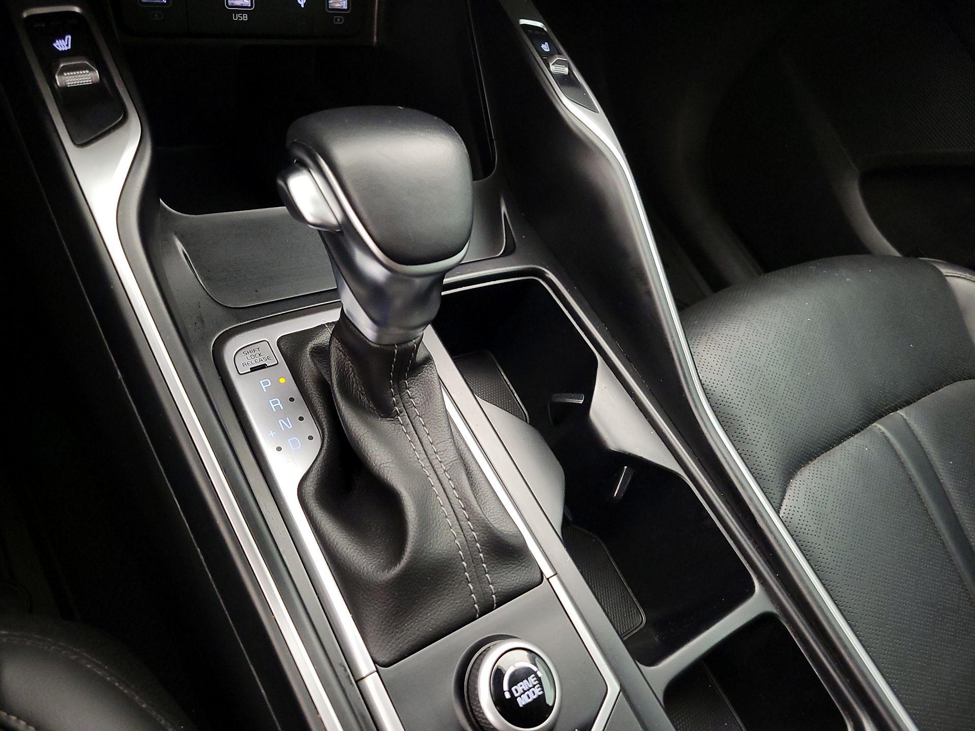 Thumbnail: 2023 Kia Sorento - 18