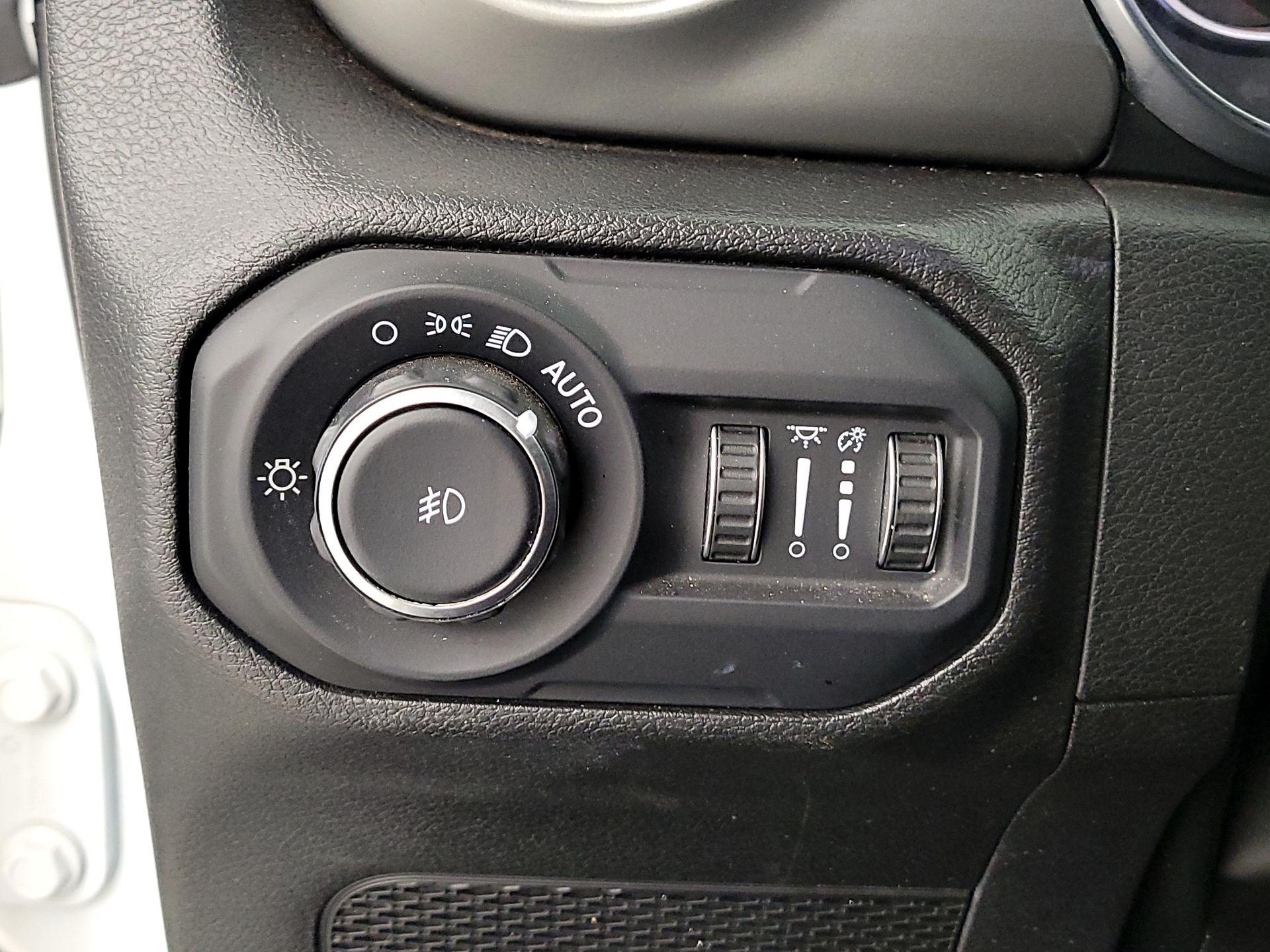 Thumbnail: 2022 Jeep Wrangler - 13