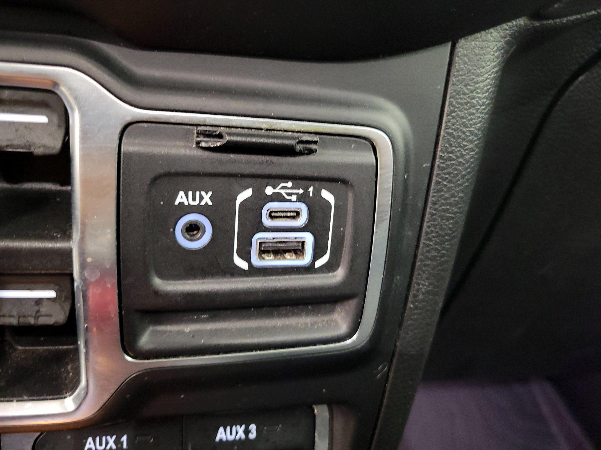 Thumbnail: 2022 Jeep Wrangler - 18