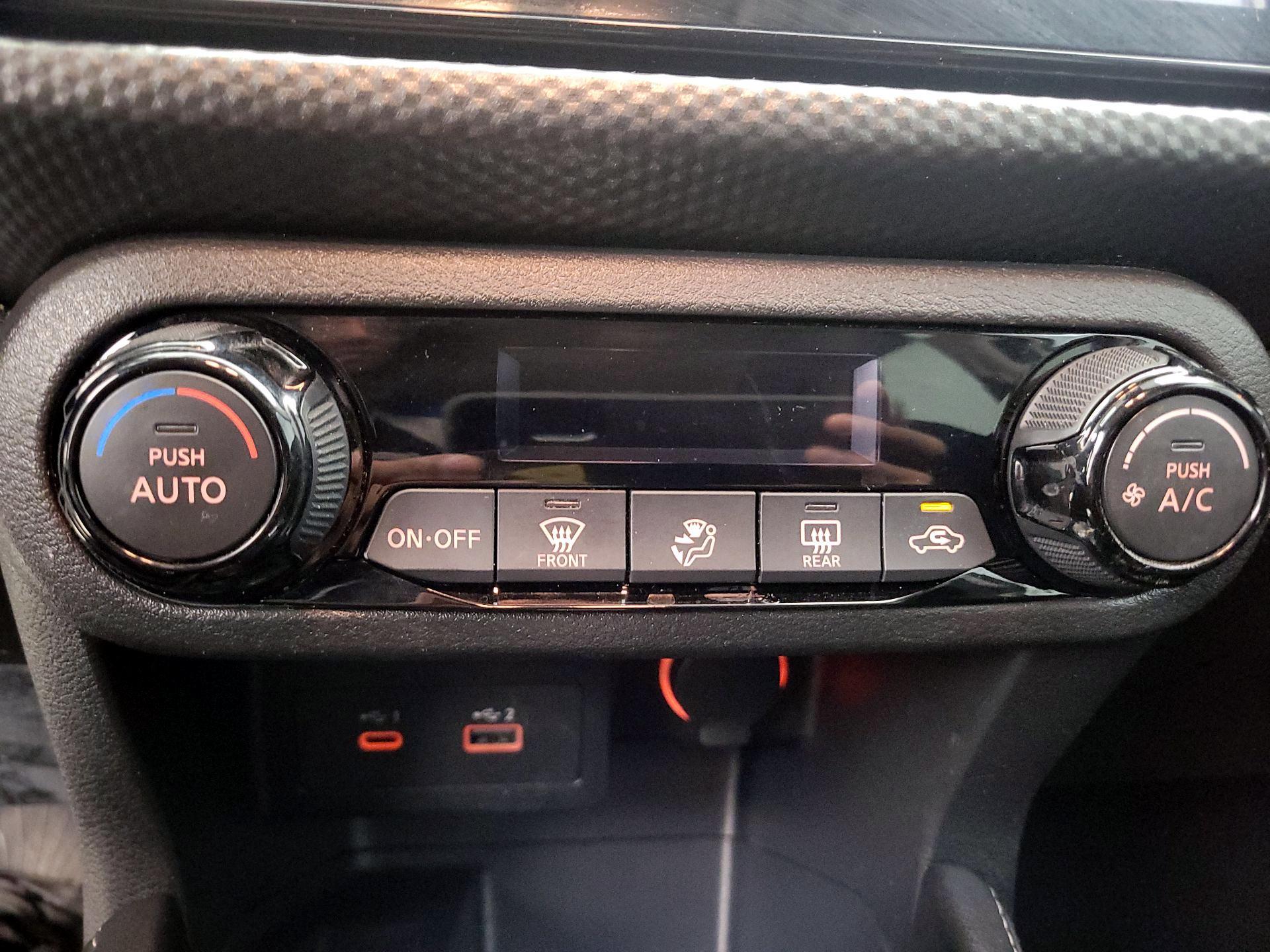 Thumbnail: 2021 Nissan Kicks - 16