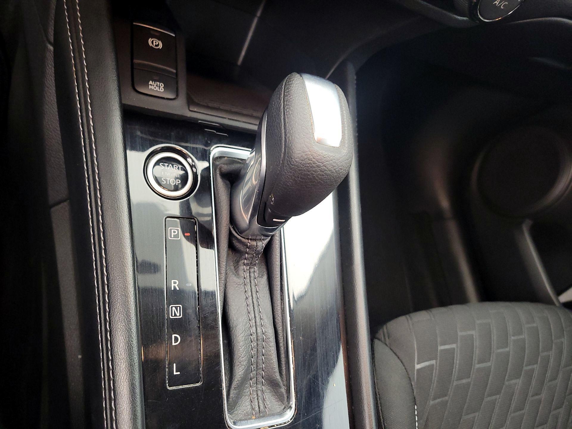 Thumbnail: 2021 Nissan Kicks - 17