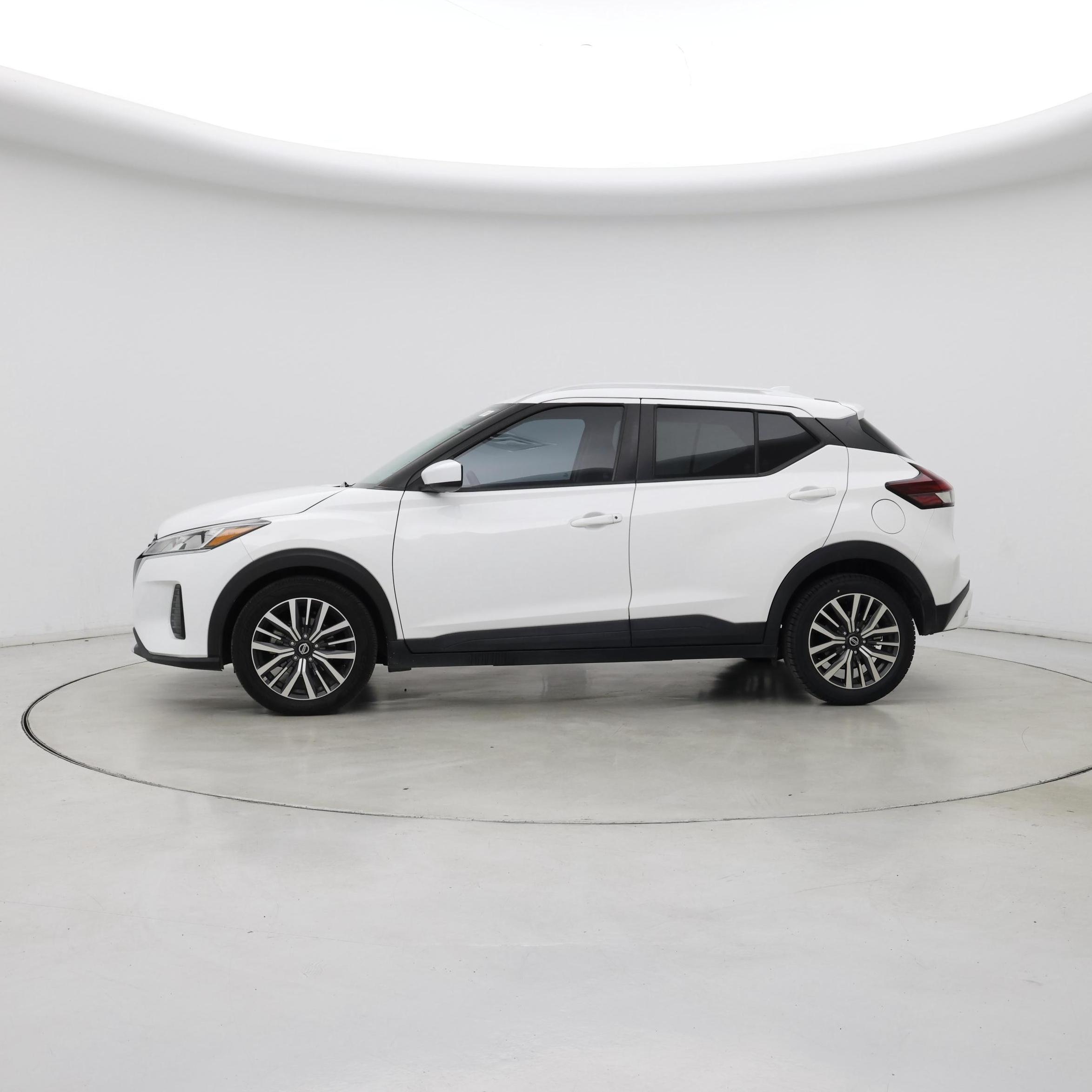 Thumbnail: 2021 Nissan Kicks - 3