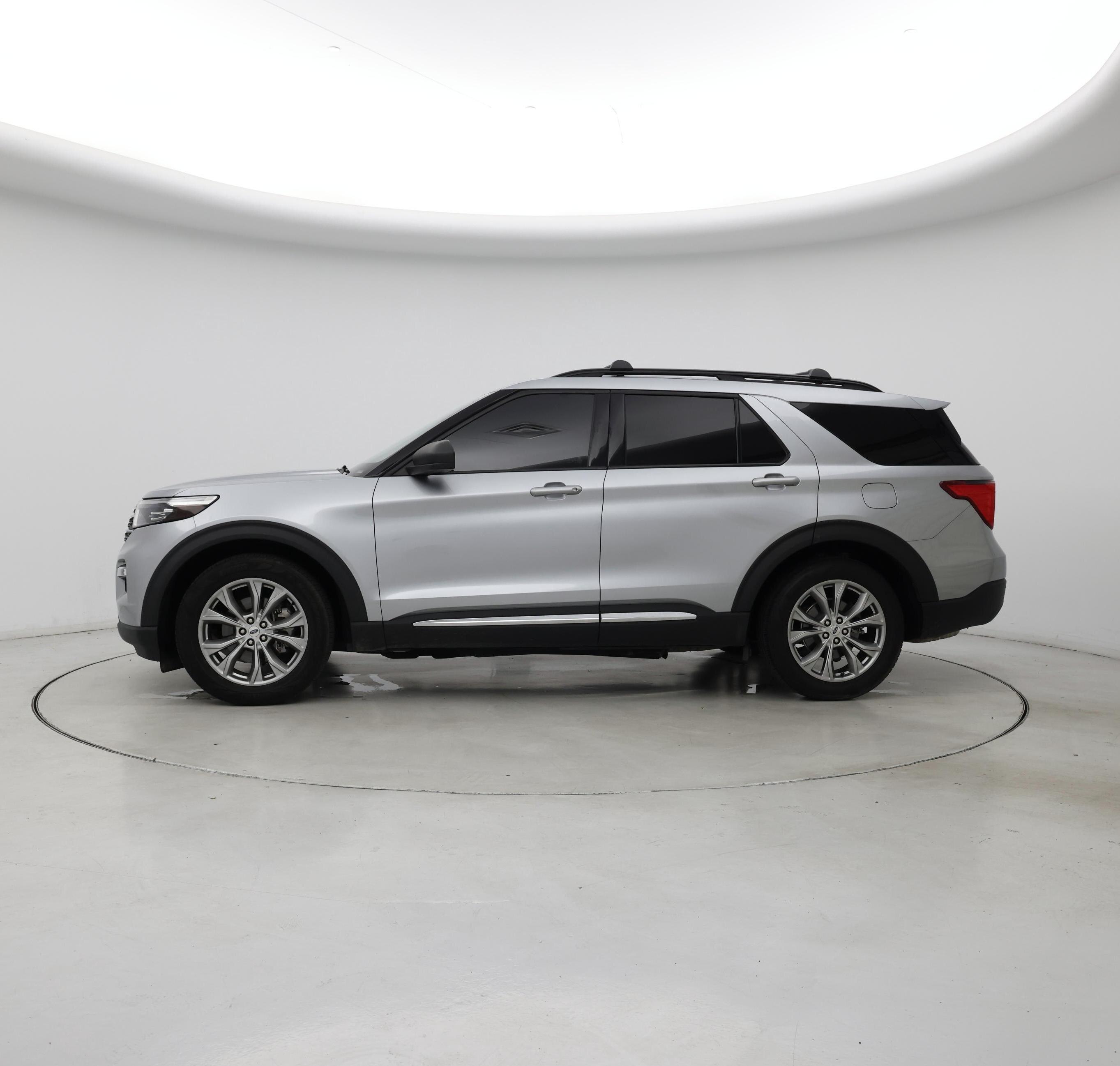 Thumbnail: 2022 Ford Explorer - 3