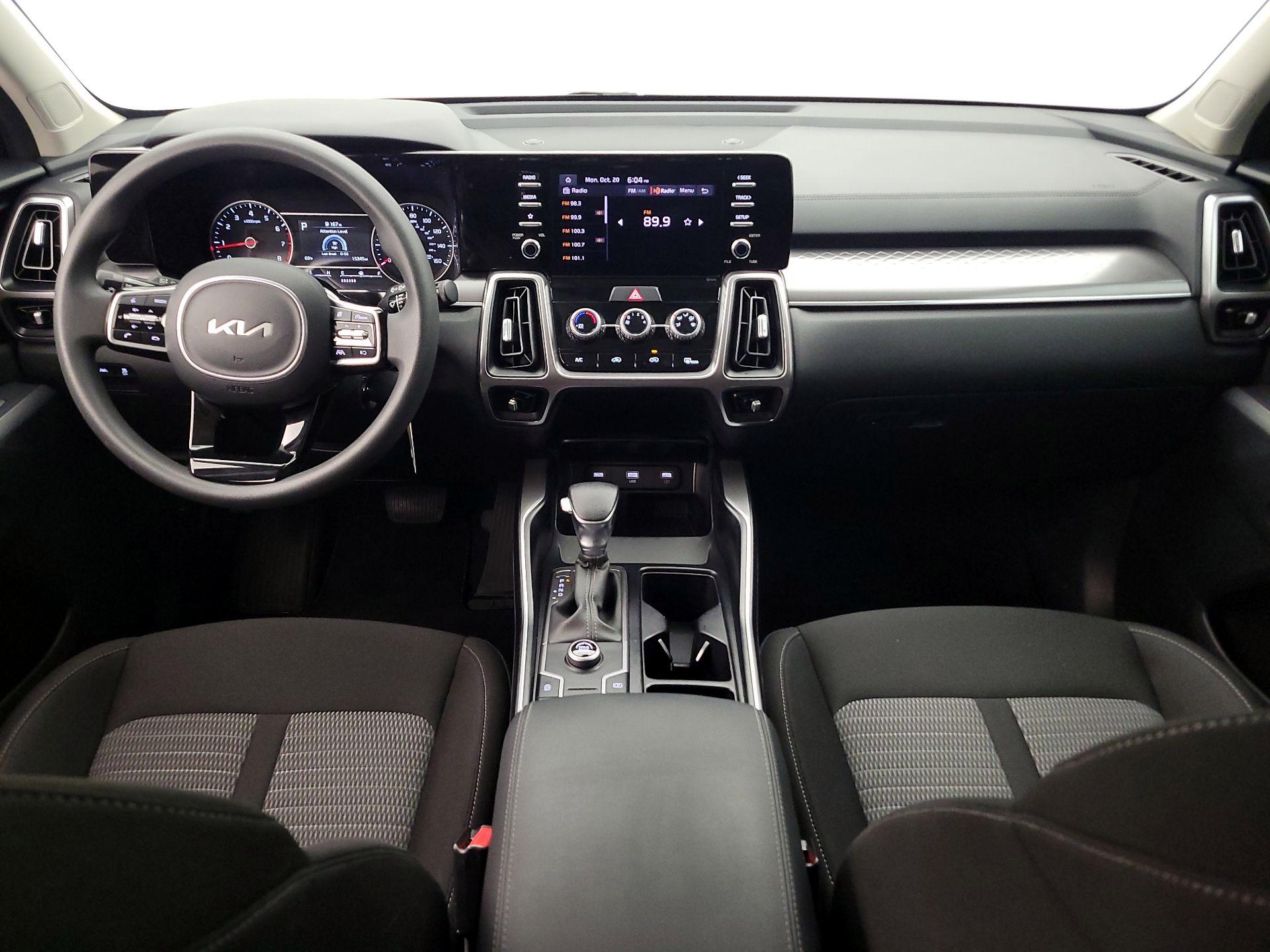 Thumbnail: 2023 Kia Sorento - 9