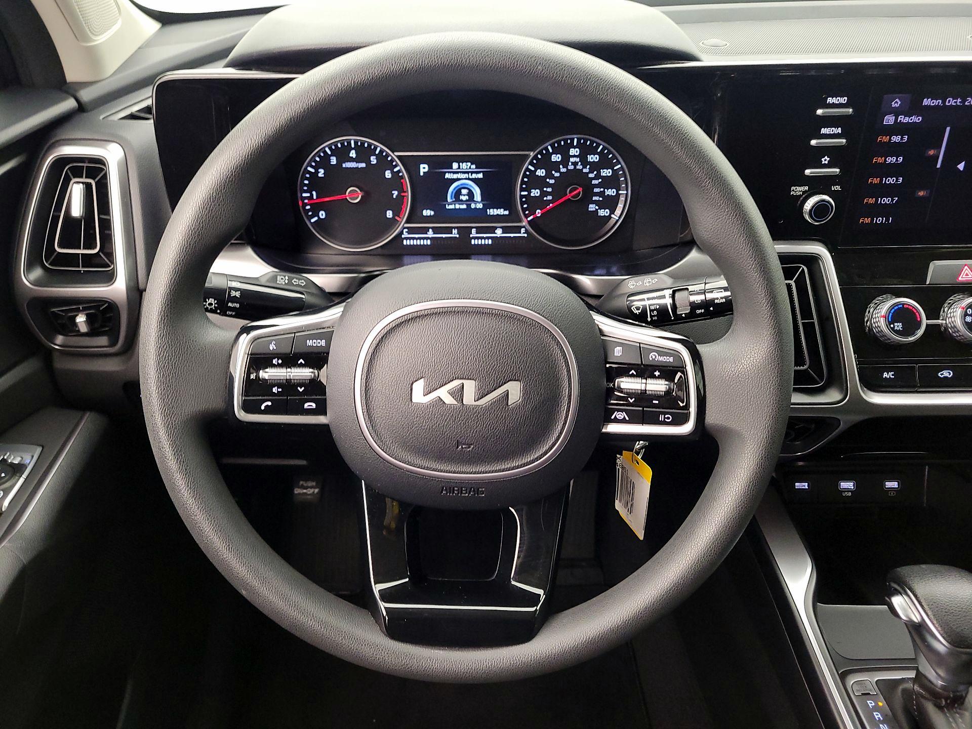 Thumbnail: 2023 Kia Sorento - 10