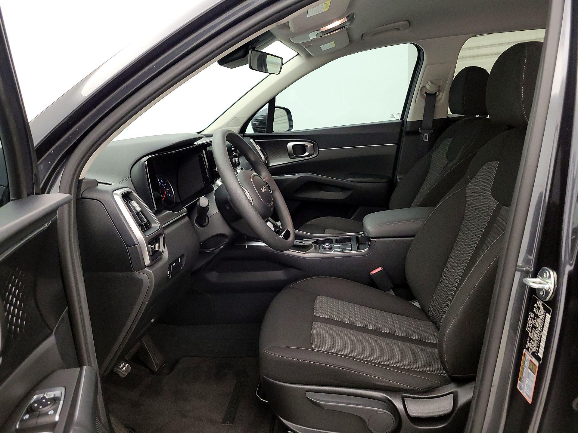 Thumbnail: 2023 Kia Sorento - 11