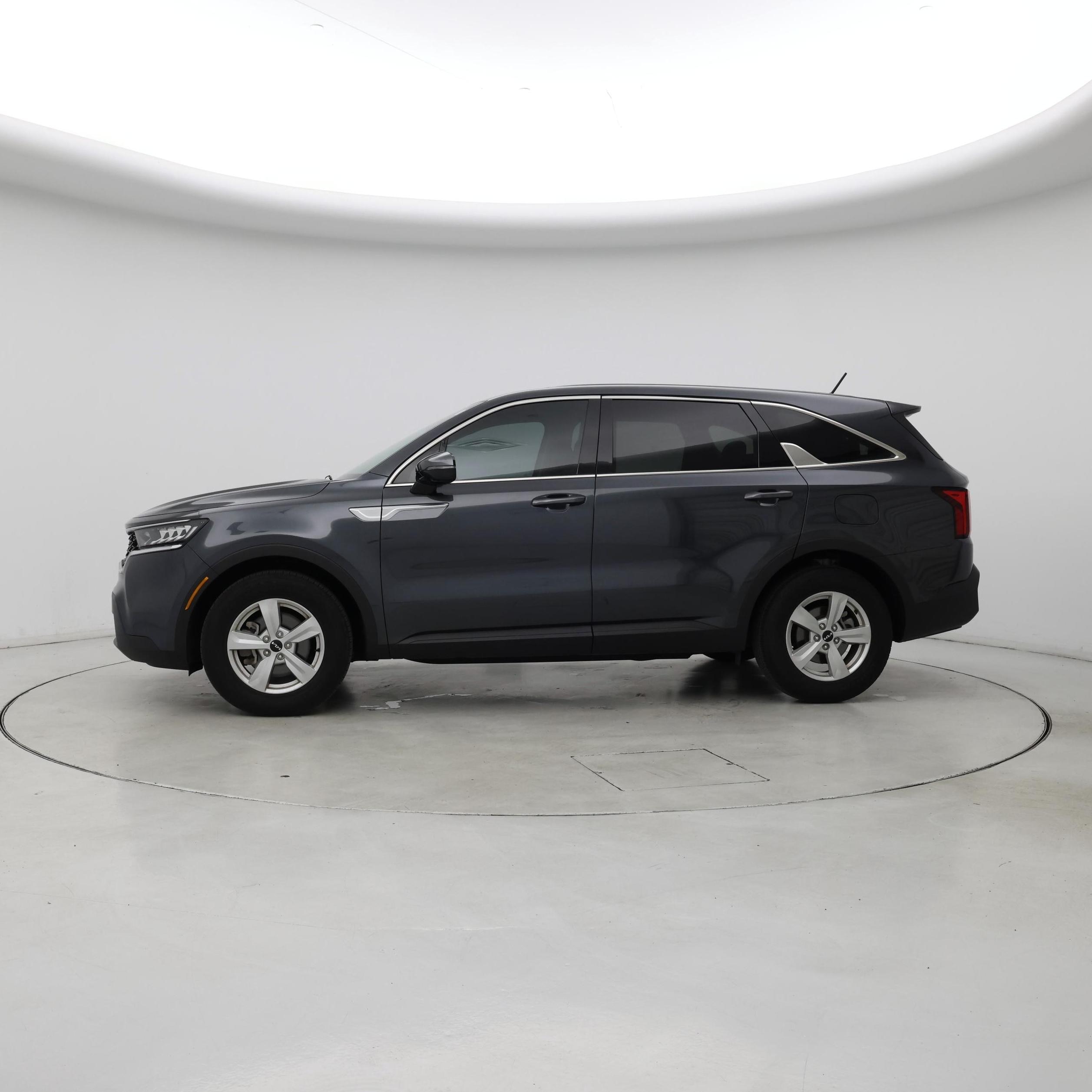 Thumbnail: 2023 Kia Sorento - 3