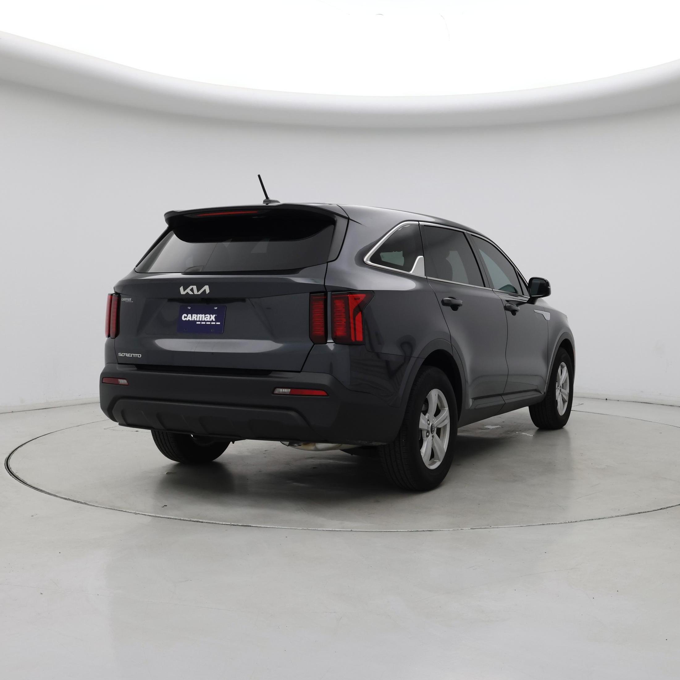 Thumbnail: 2023 Kia Sorento - 8