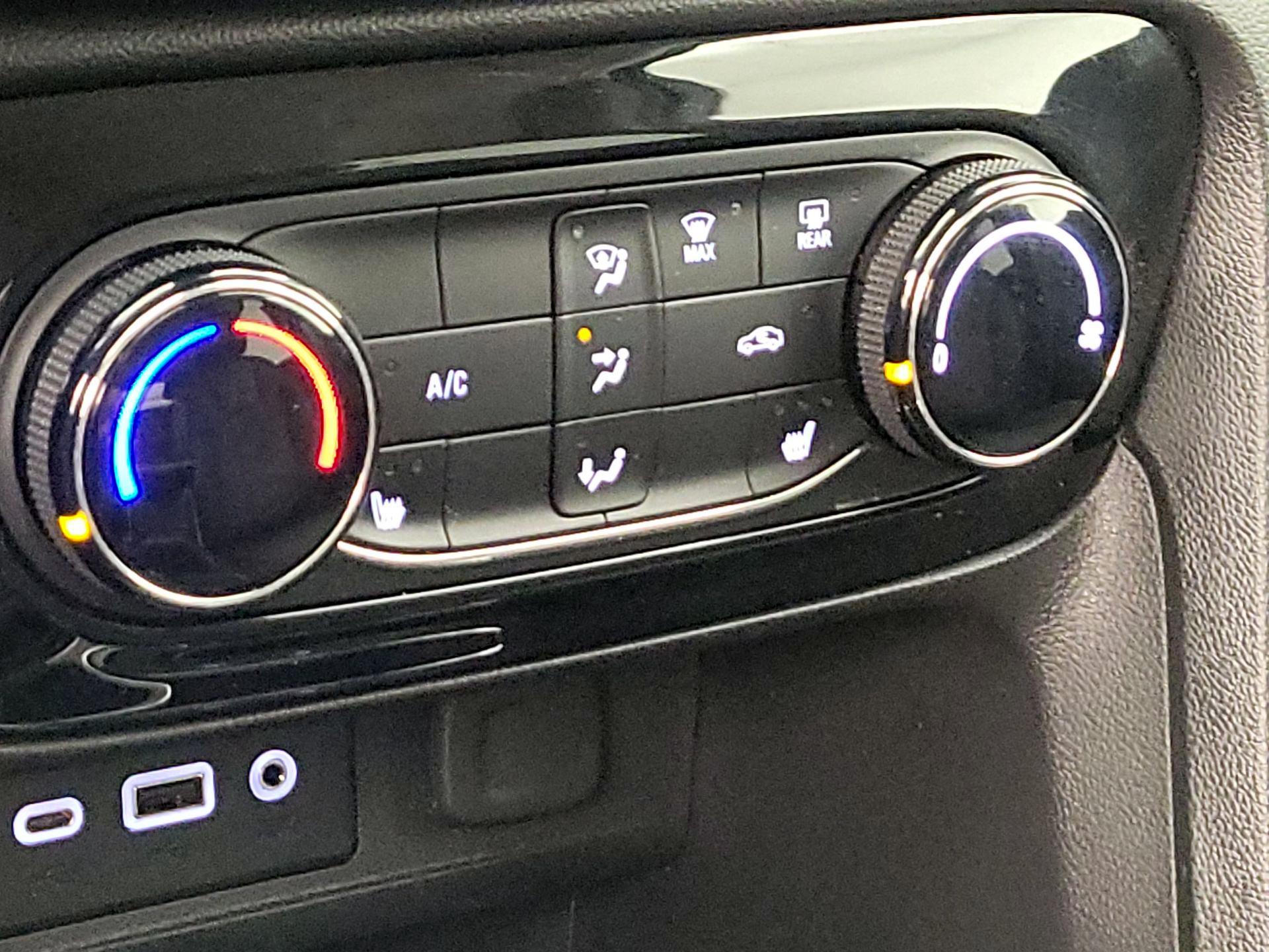 Thumbnail: 2021 Buick Encore GX - 16