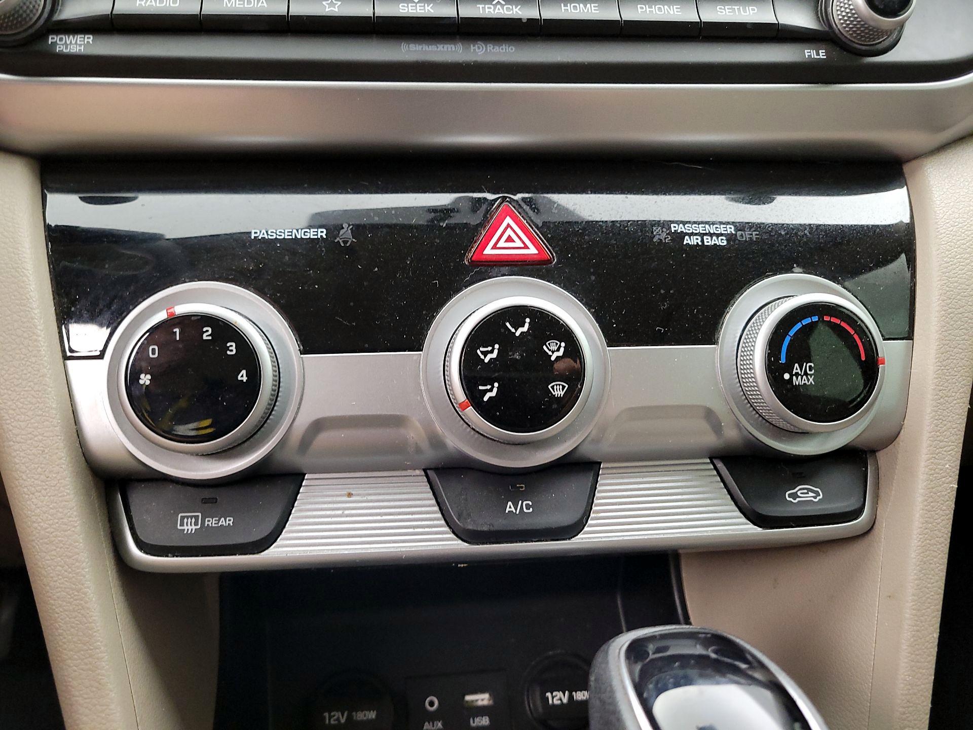 Thumbnail: 2019 Hyundai Elantra - 16