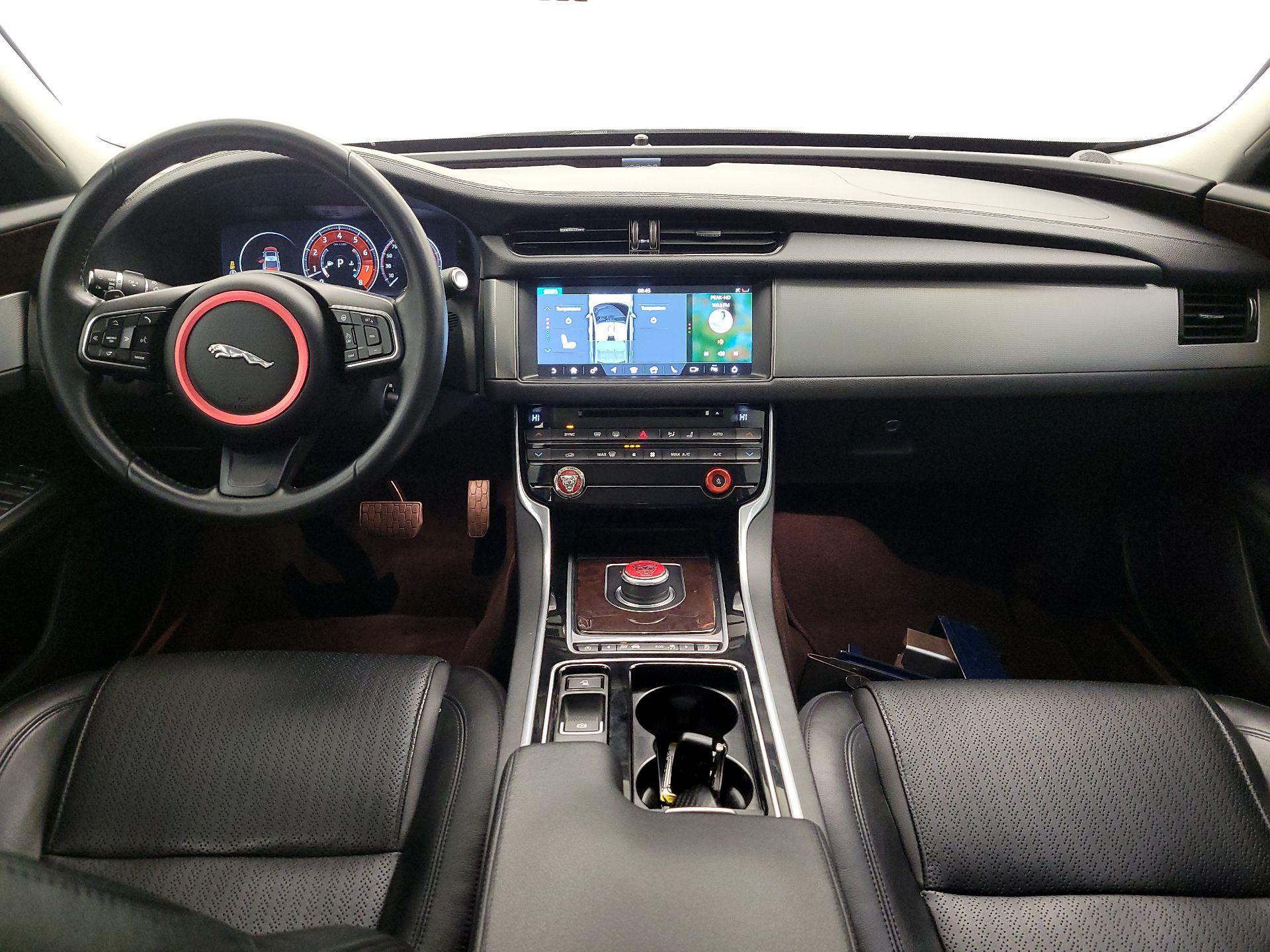 Thumbnail: 2017 Jaguar XF - 9