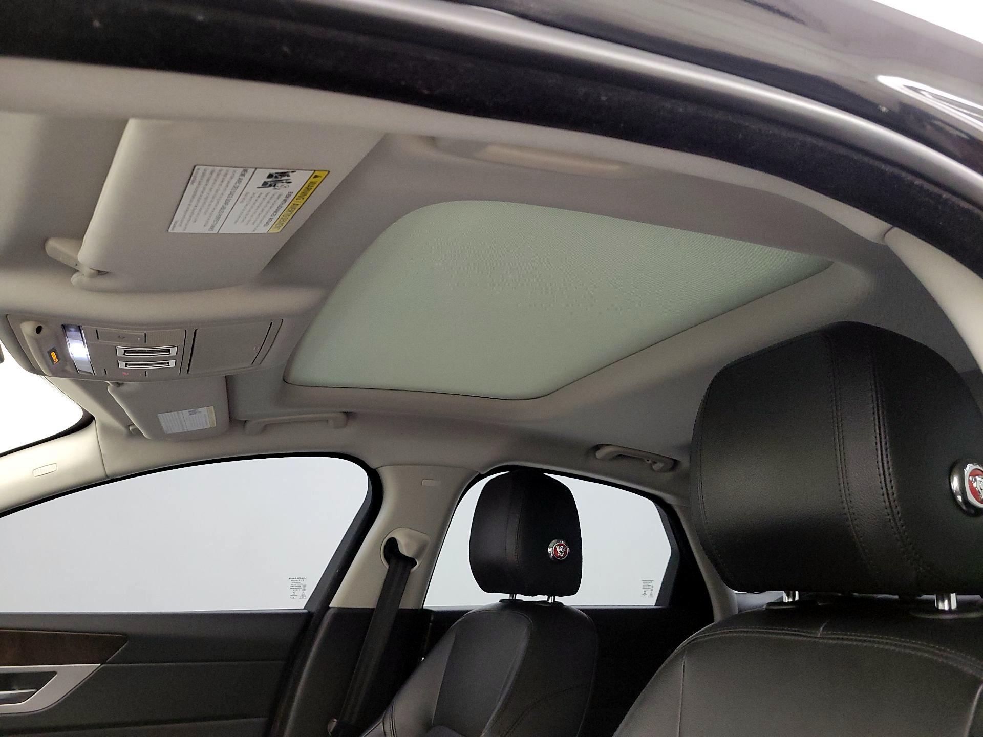 Thumbnail: 2017 Jaguar XF - 18