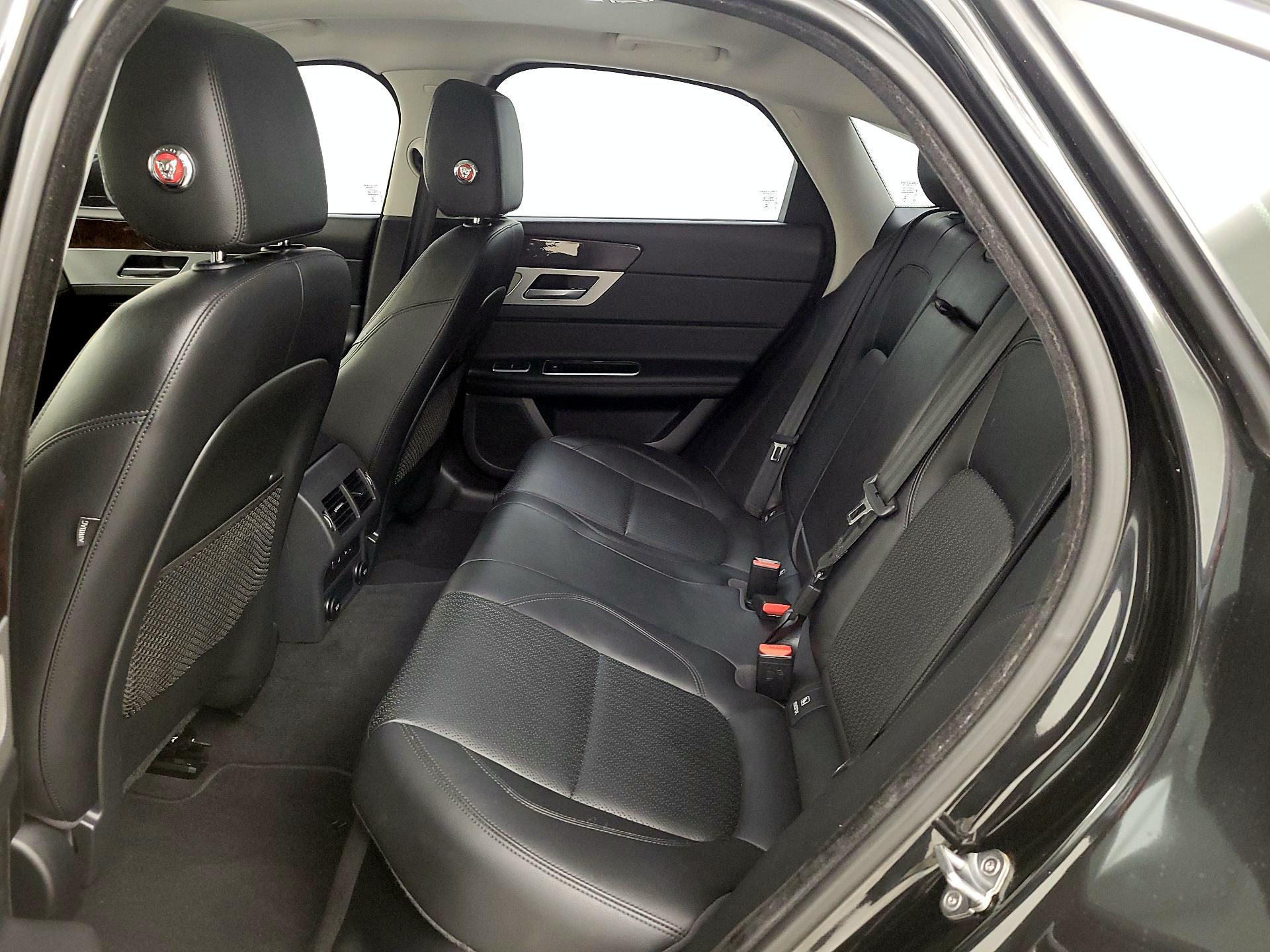 Thumbnail: 2017 Jaguar XF - 19