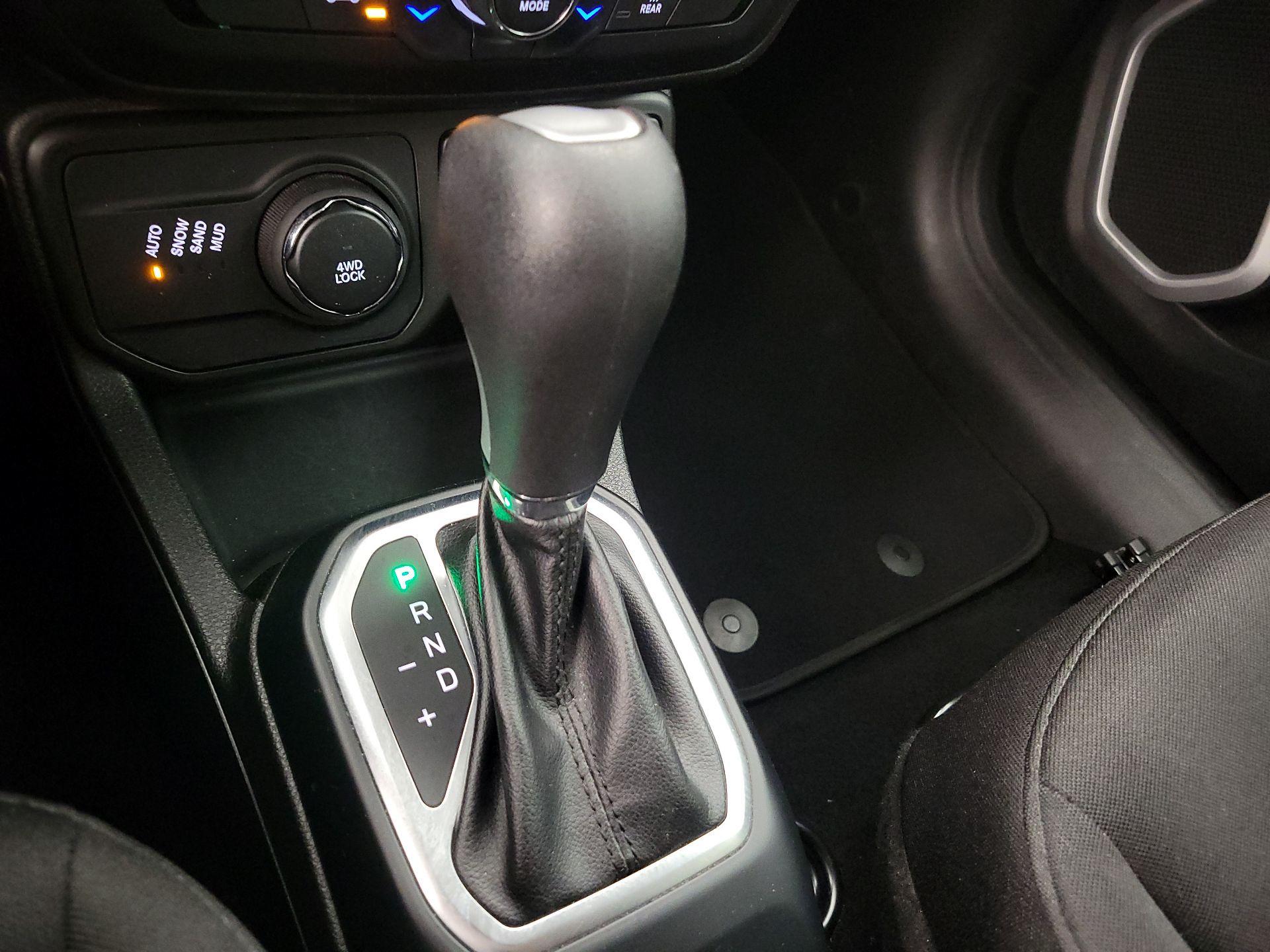 Thumbnail: 2018 Jeep Renegade - 17