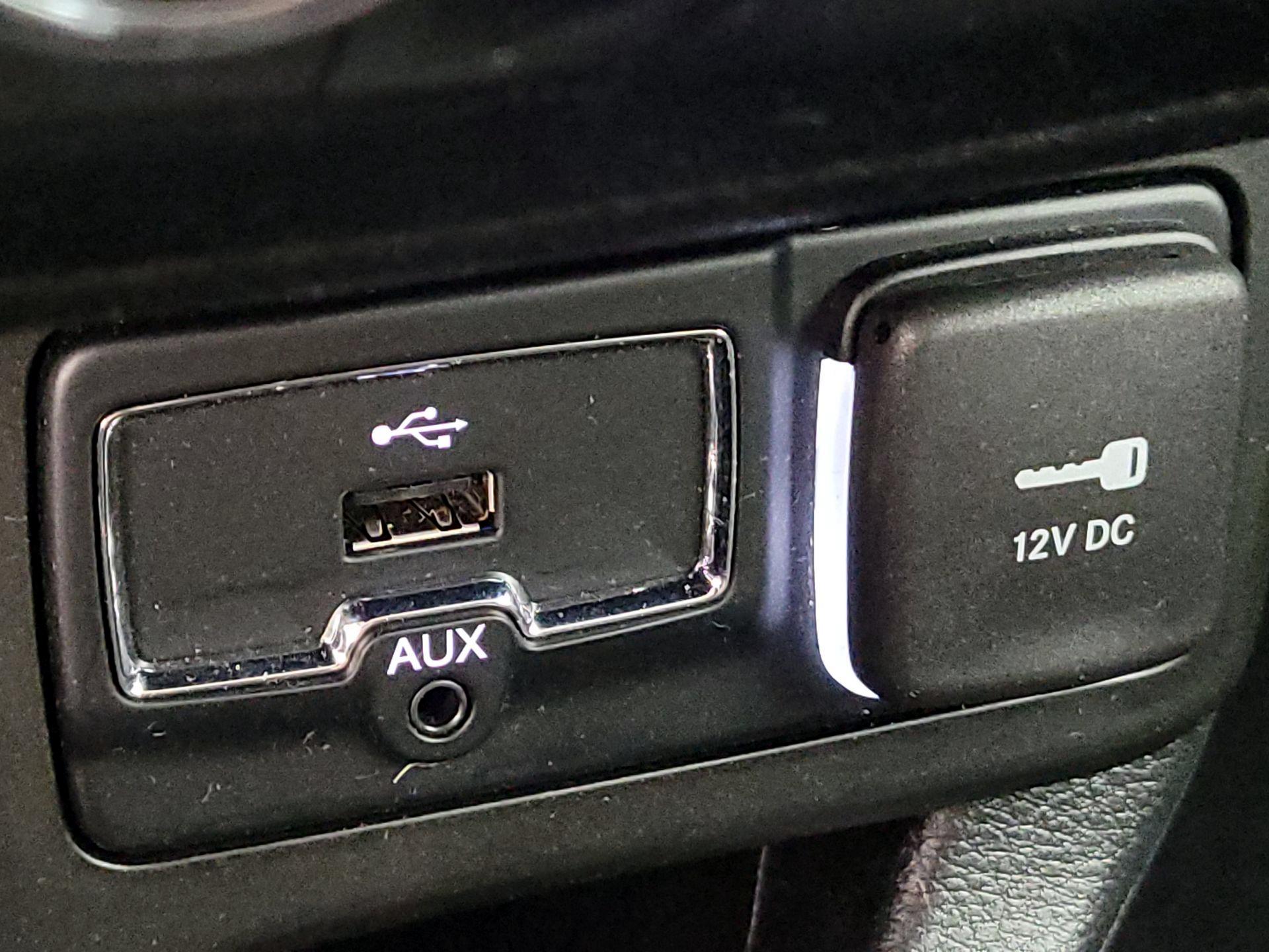 Thumbnail: 2018 Jeep Renegade - 18