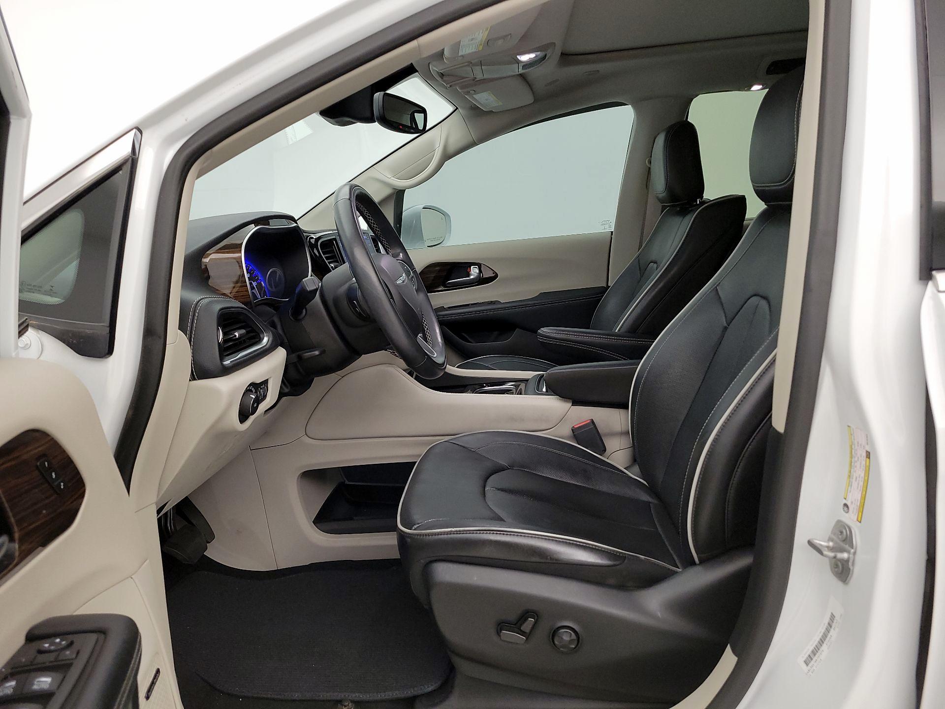 Thumbnail: 2022 Chrysler Pacifica - 11