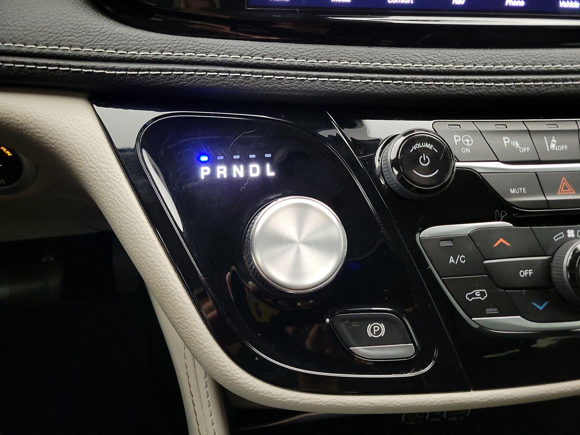 Thumbnail: 2022 Chrysler Pacifica - 18