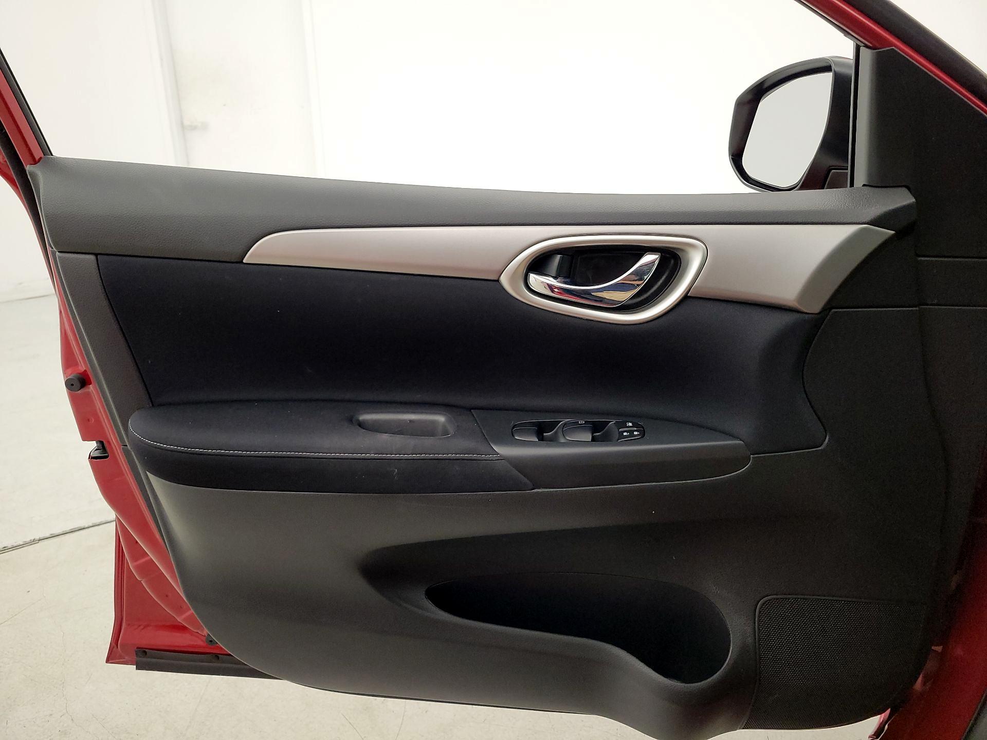 Thumbnail: 2014 Nissan Sentra - 12