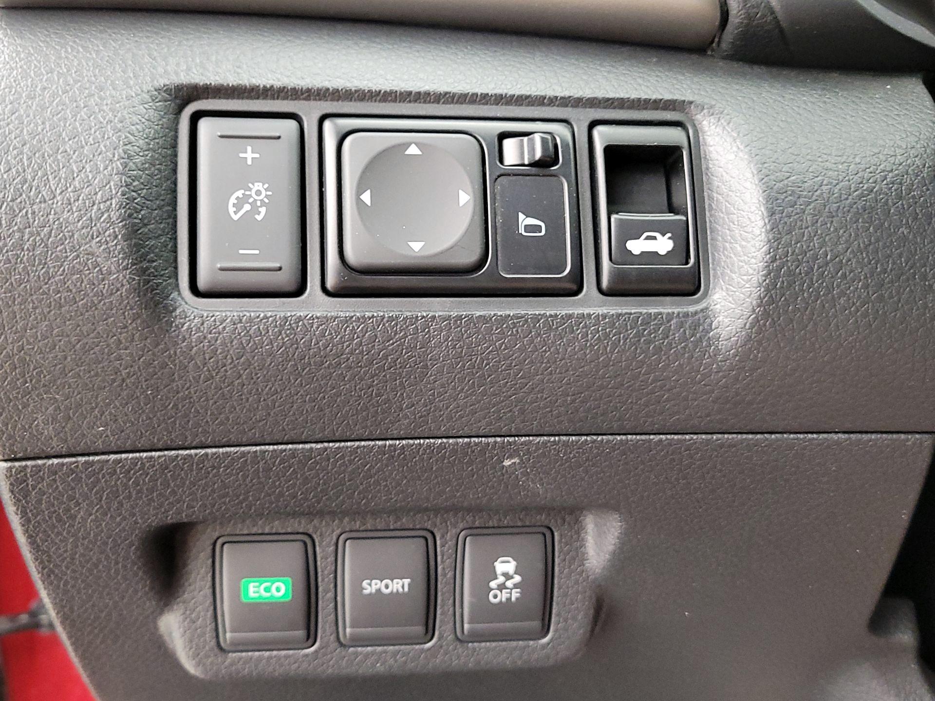 Thumbnail: 2014 Nissan Sentra - 13