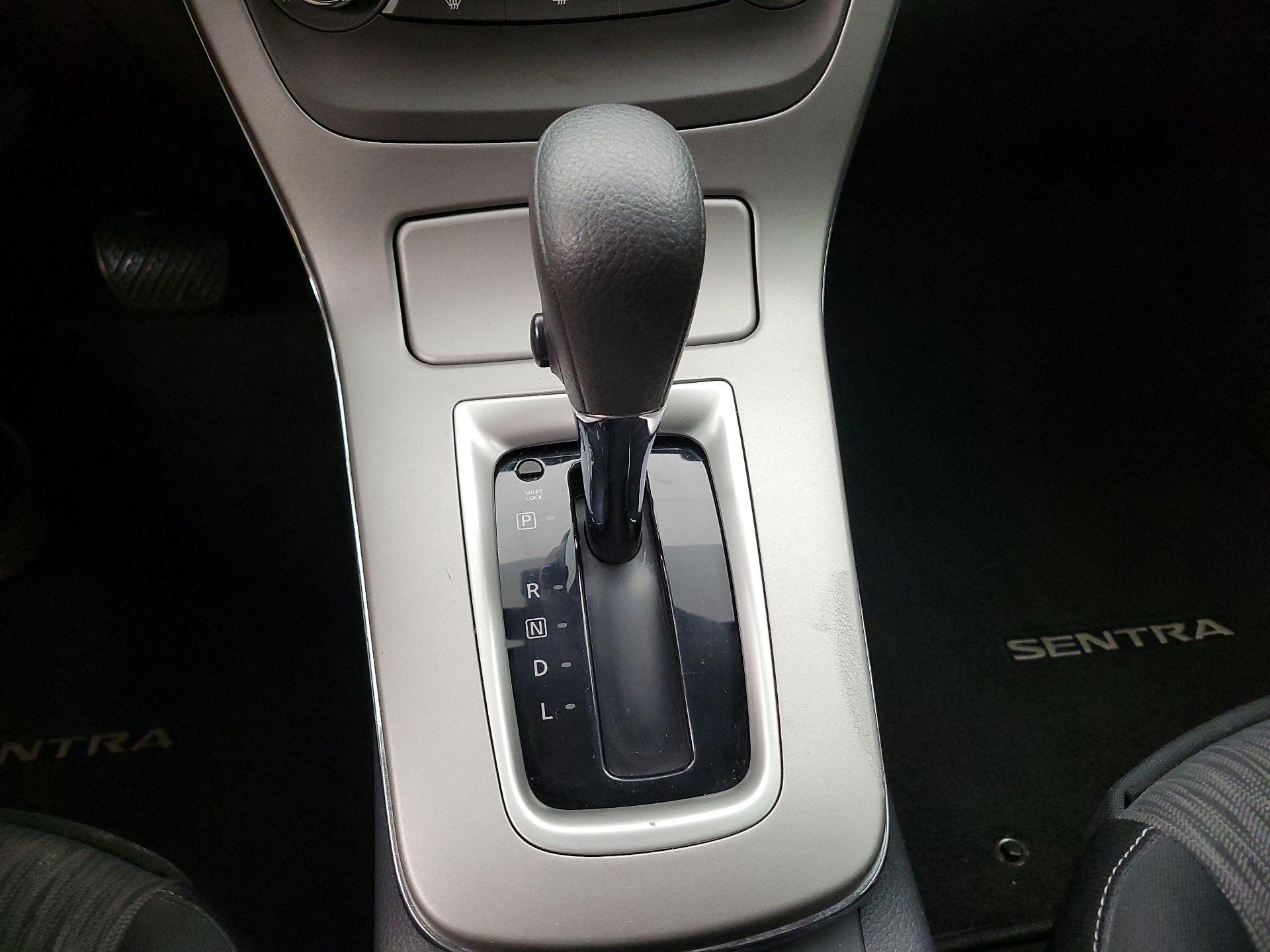 Thumbnail: 2014 Nissan Sentra - 16