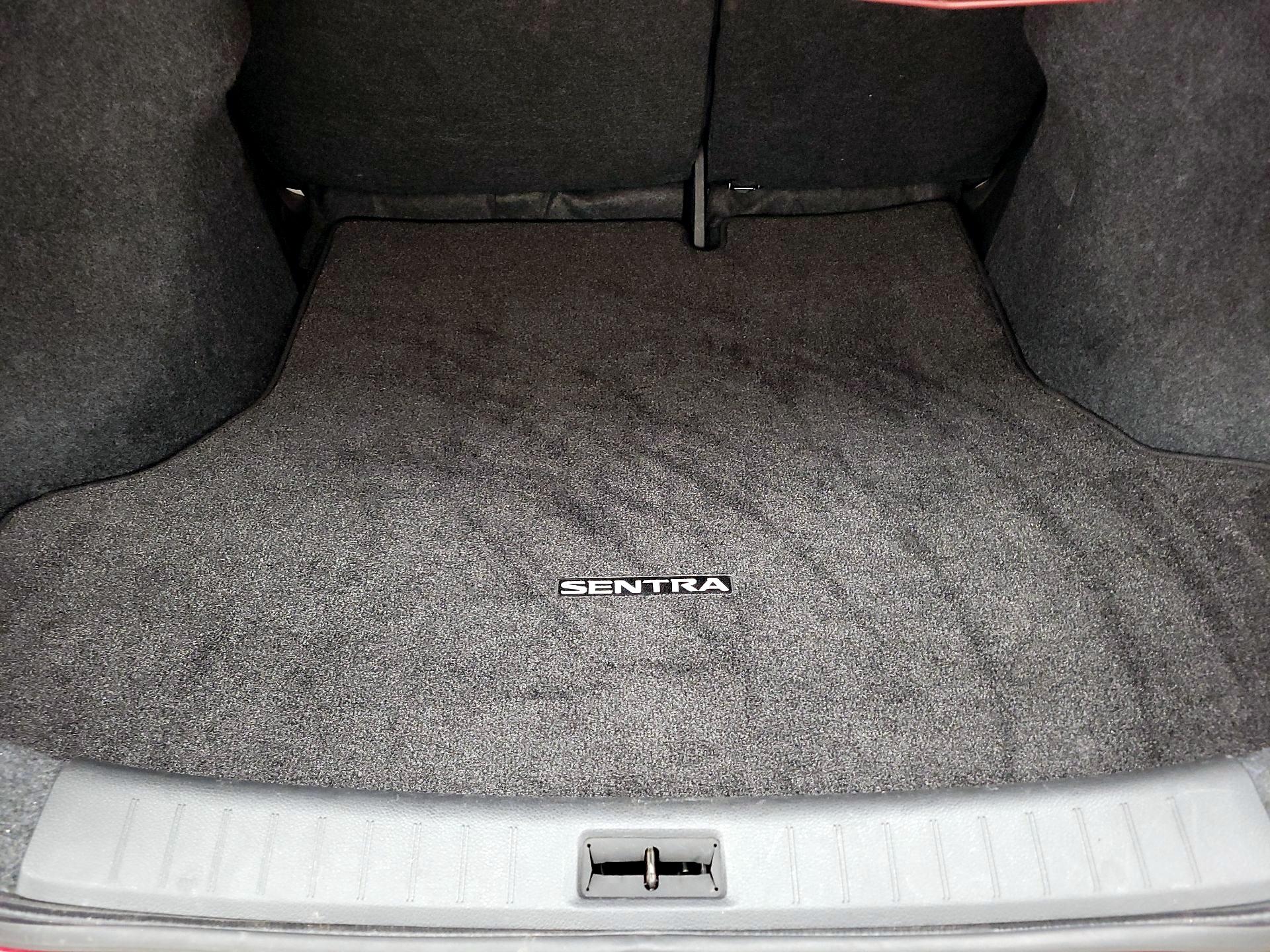 Thumbnail: 2014 Nissan Sentra - 18