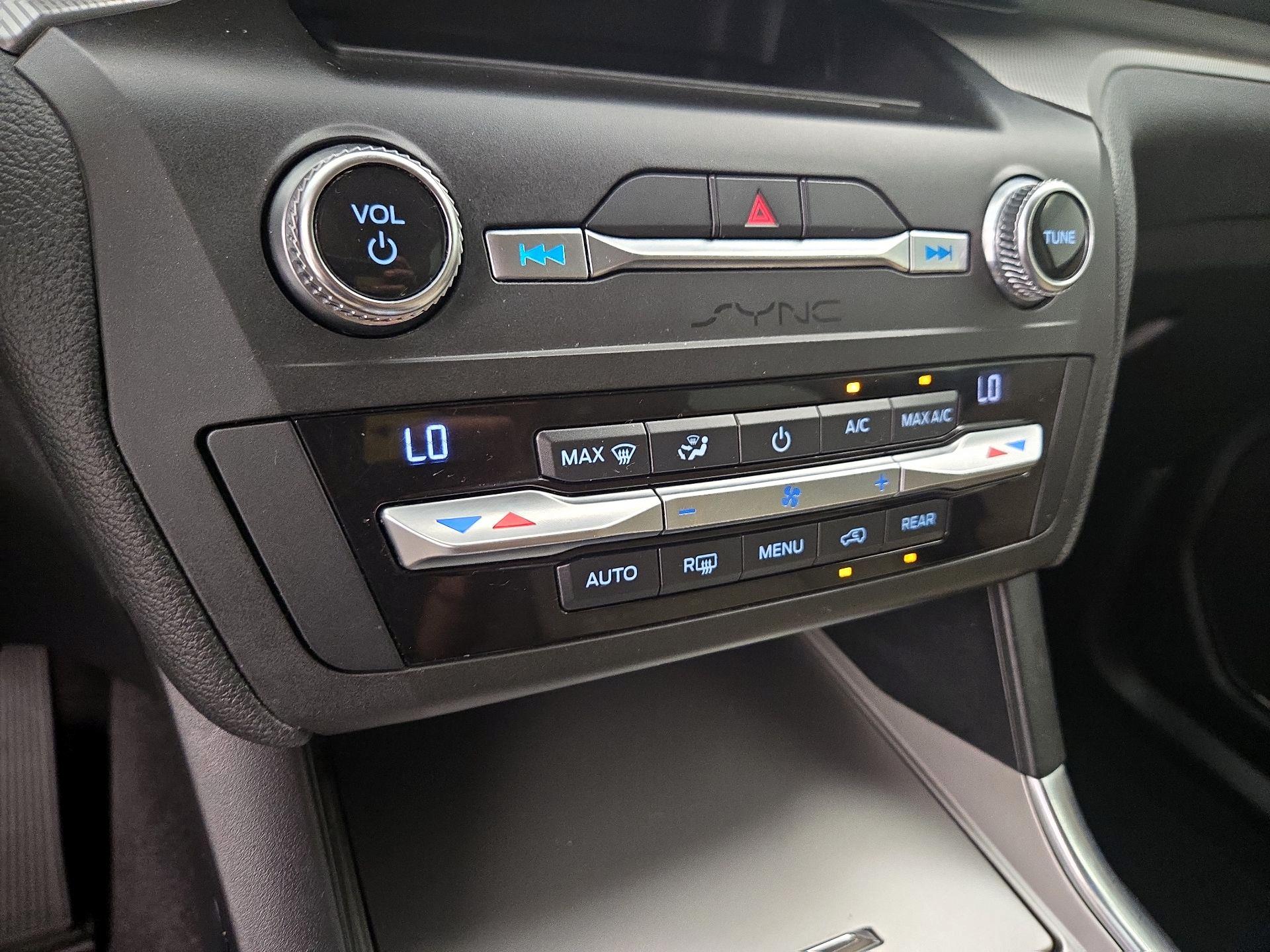 Thumbnail: 2020 Ford Explorer - 16