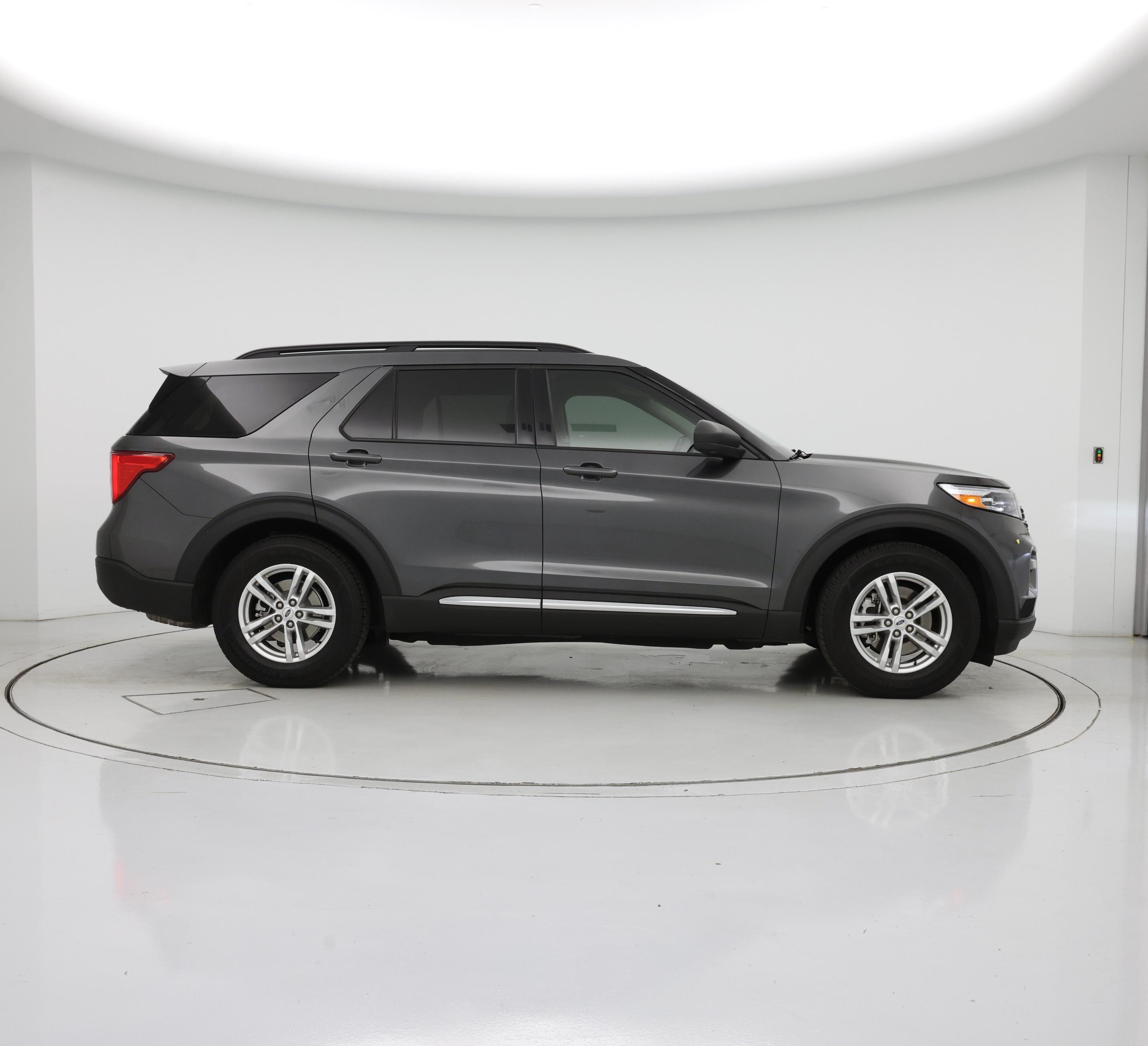 Thumbnail: 2020 Ford Explorer - 7