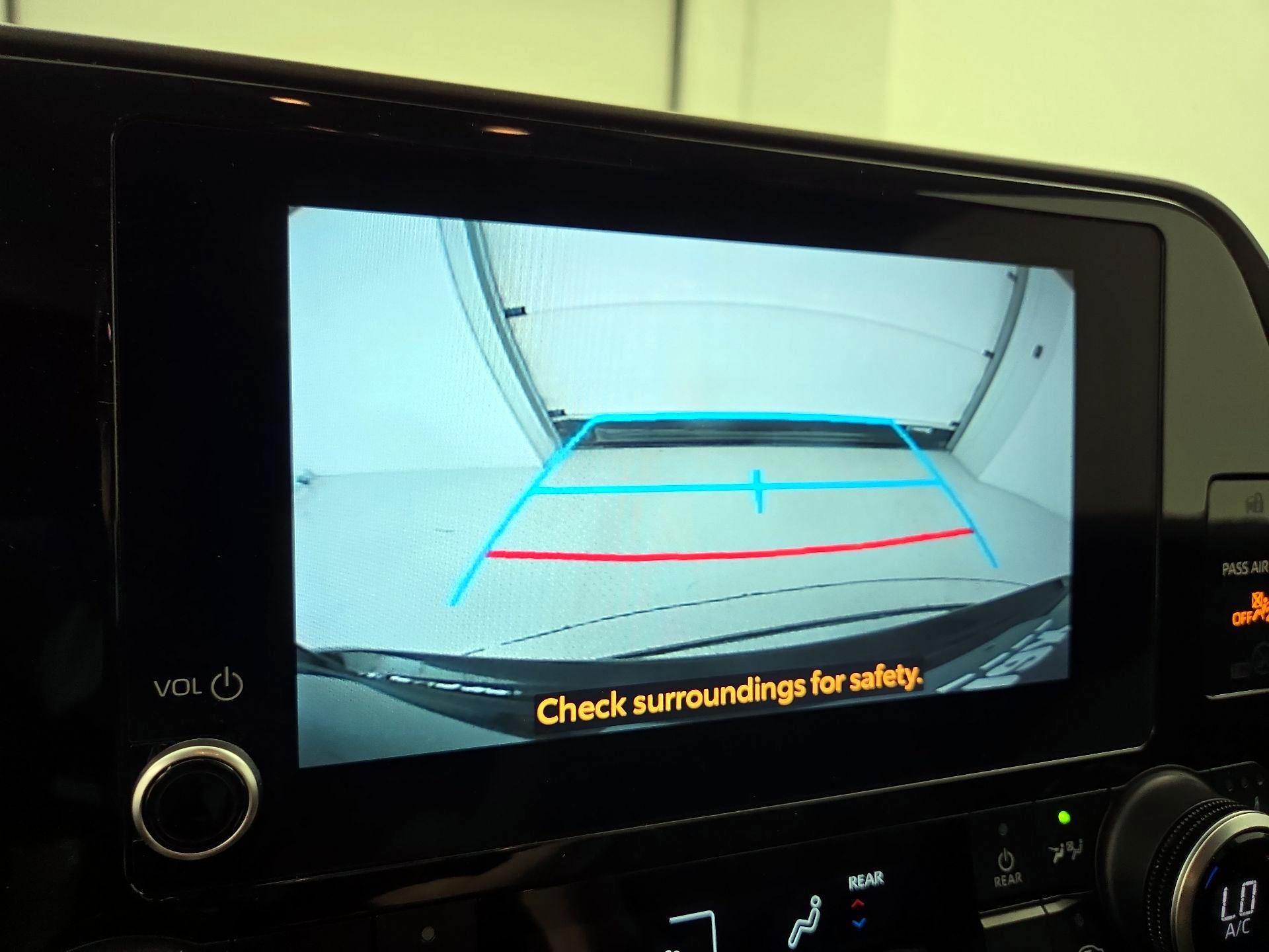 Thumbnail: 2023 Toyota Highlander - 14