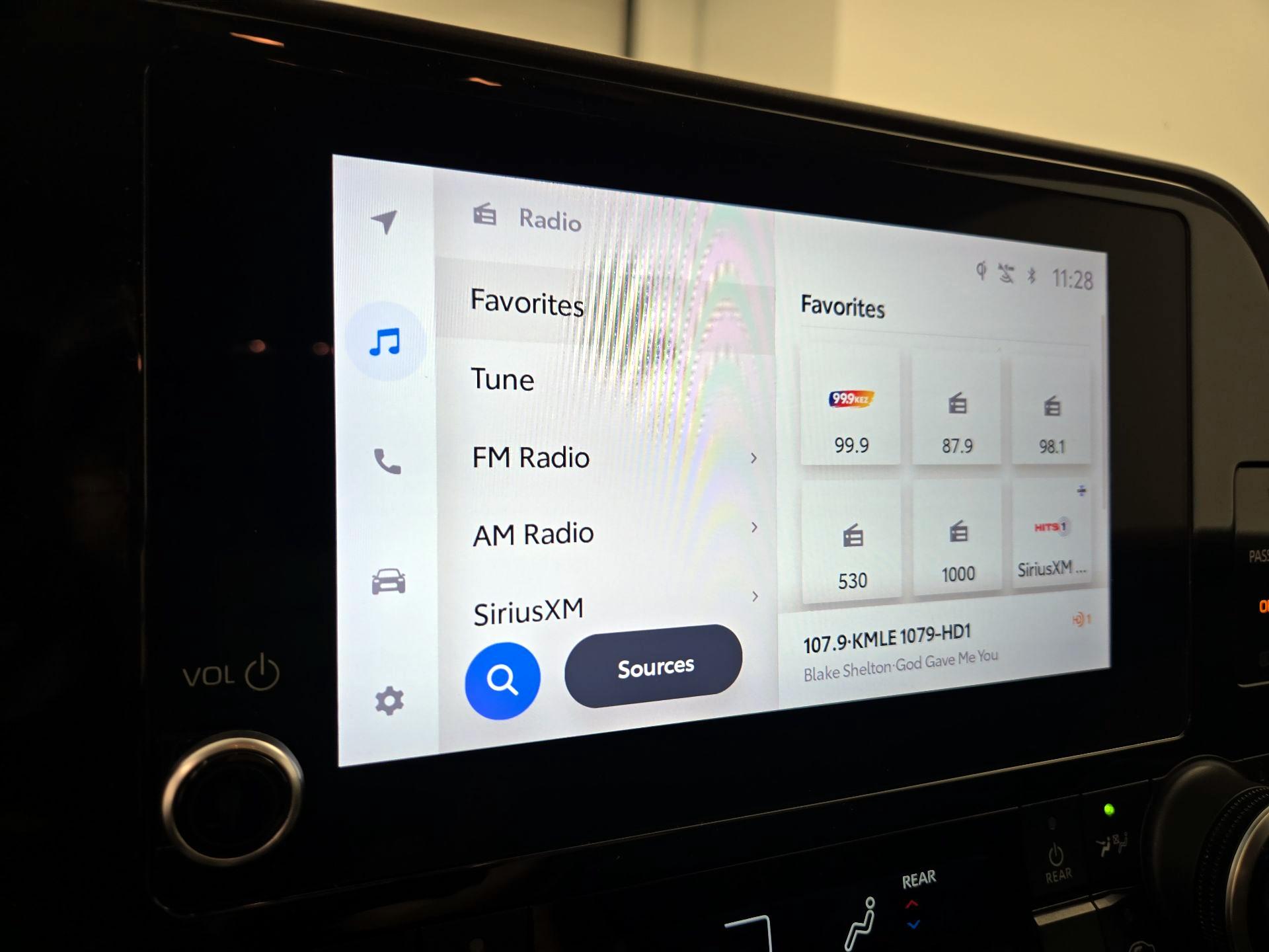 Thumbnail: 2023 Toyota Highlander - 15