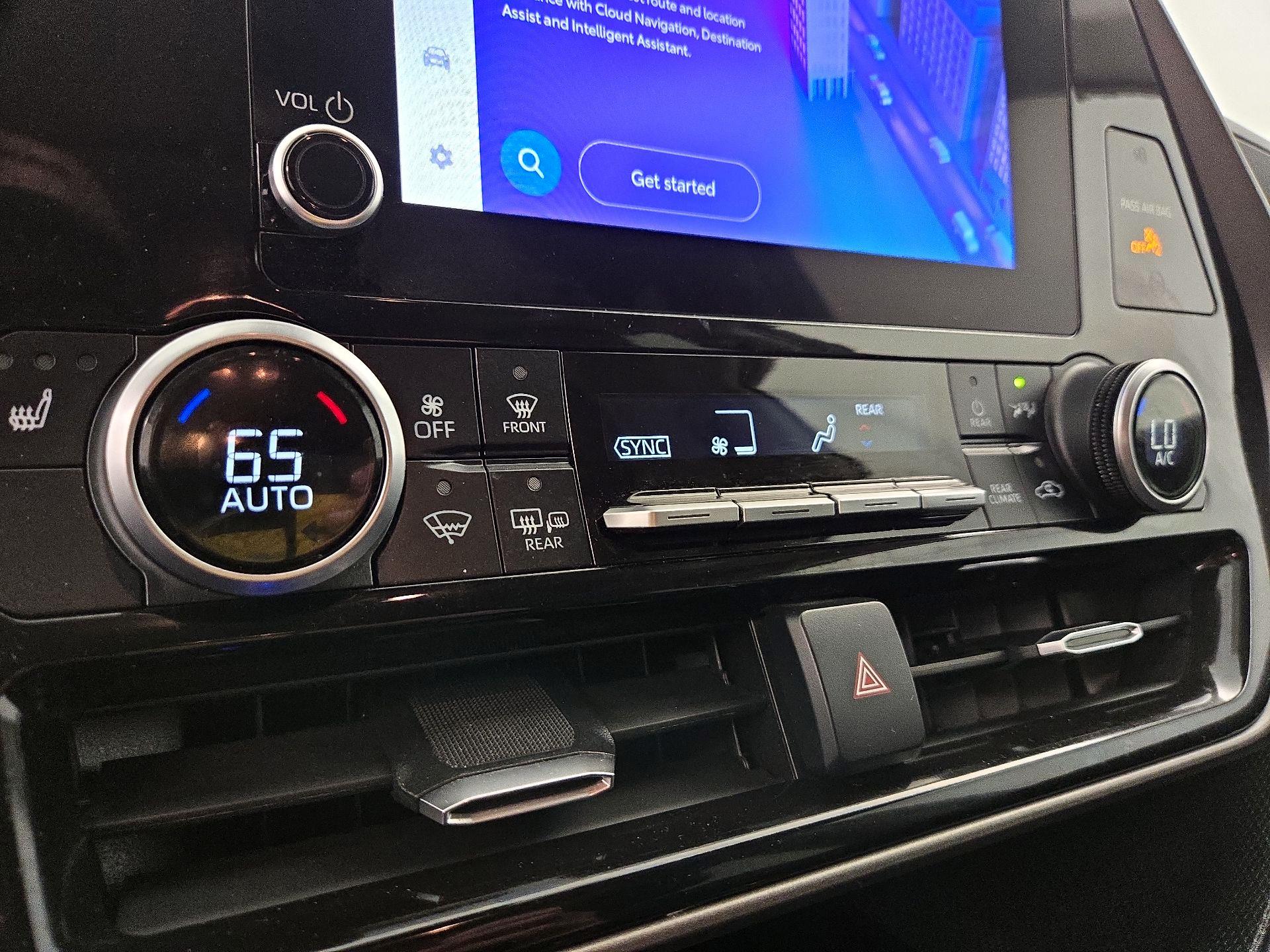 Thumbnail: 2023 Toyota Highlander - 16