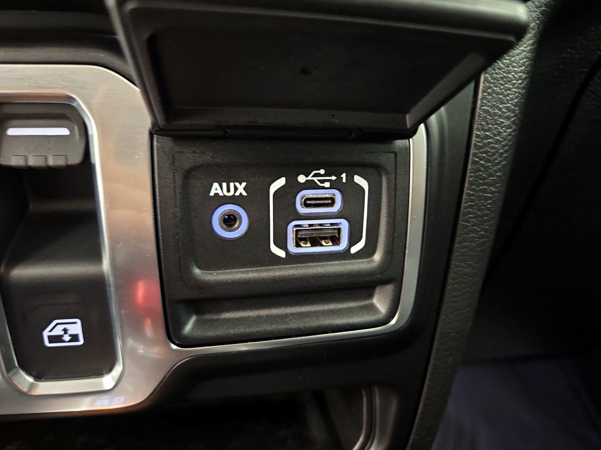 Thumbnail: 2023 Jeep Wrangler - 19