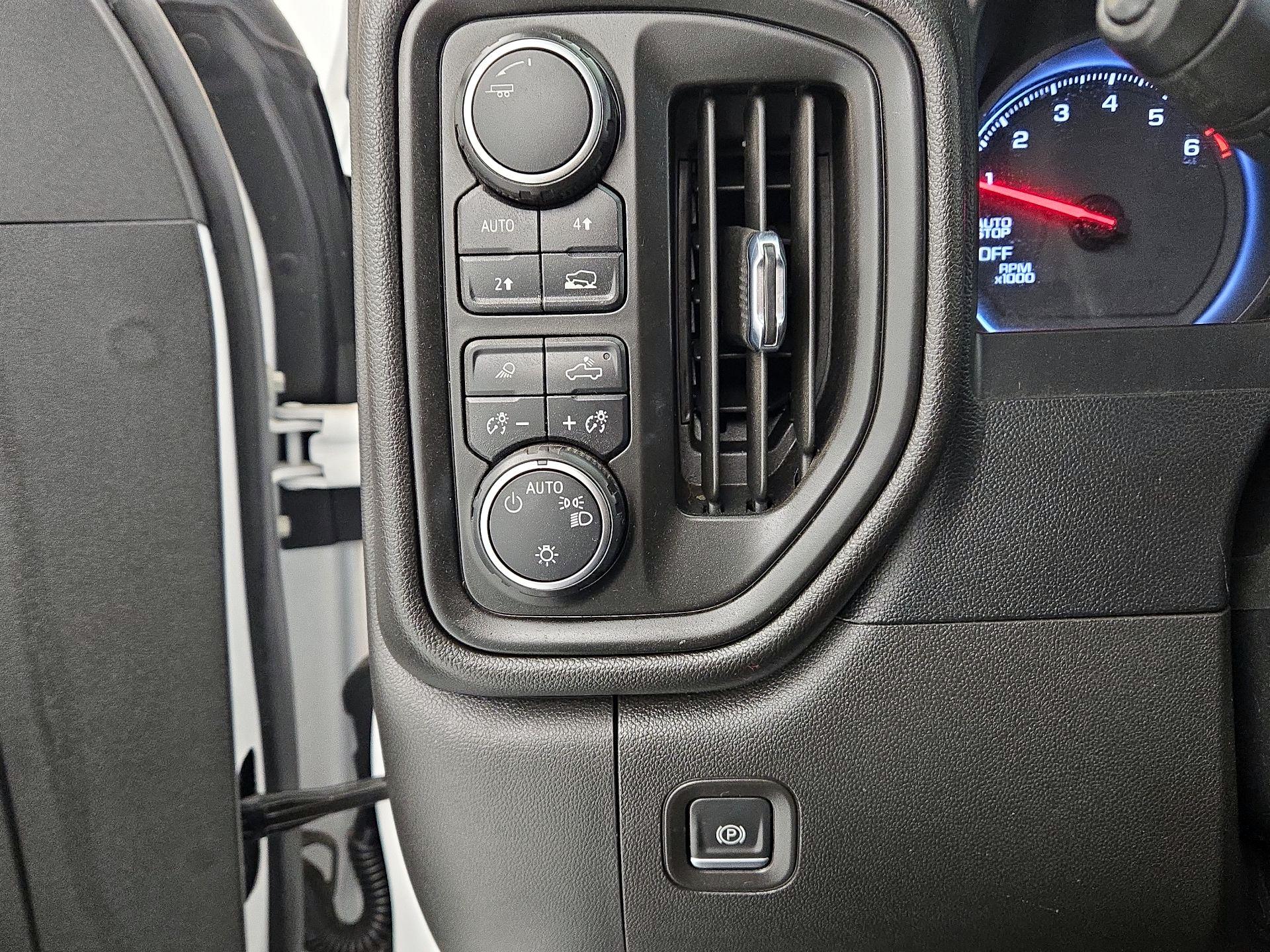 Thumbnail: 2023 Chevrolet Silverado 1500 - 13