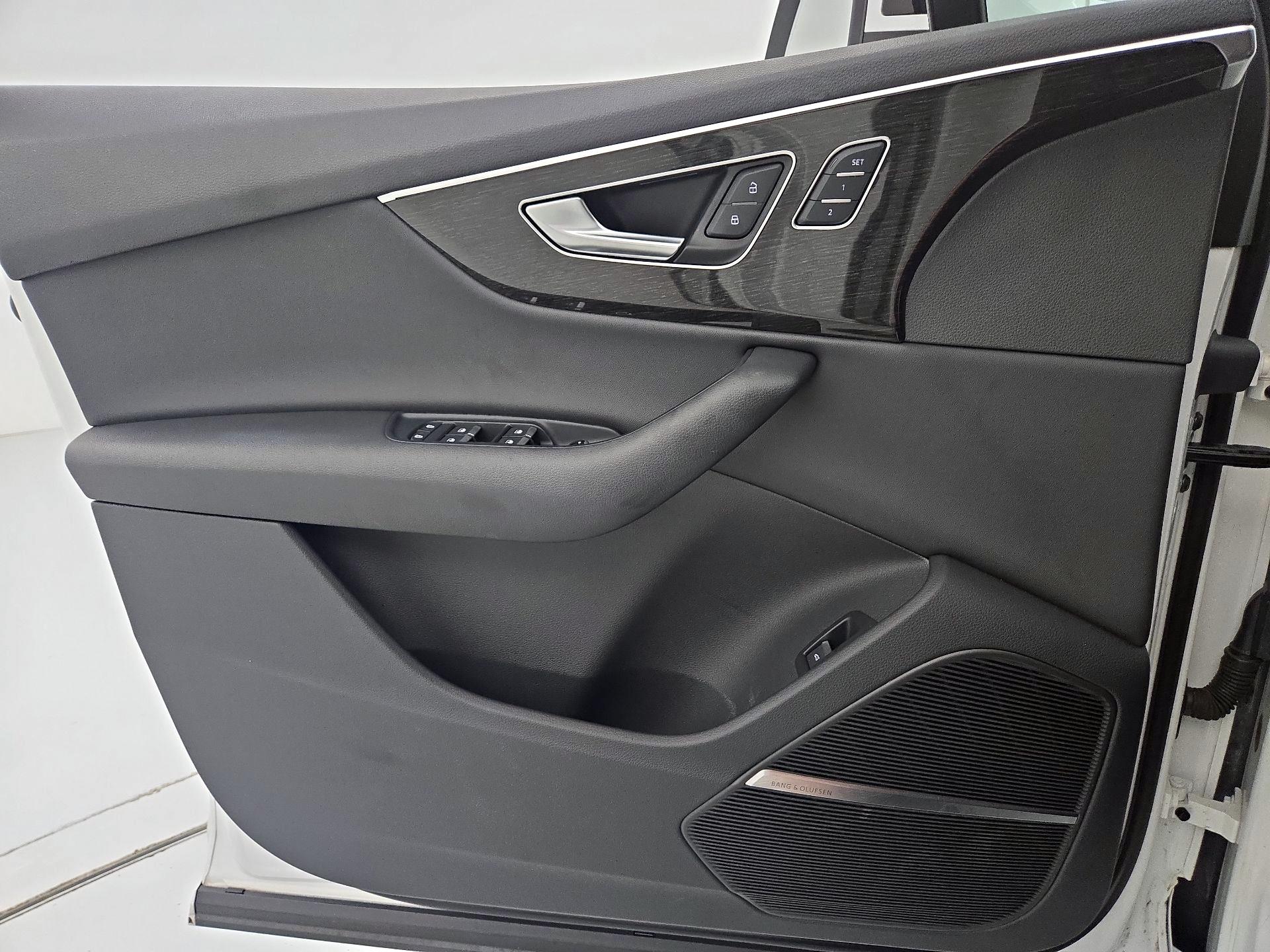 Thumbnail: 2022 Audi Q7 - 12