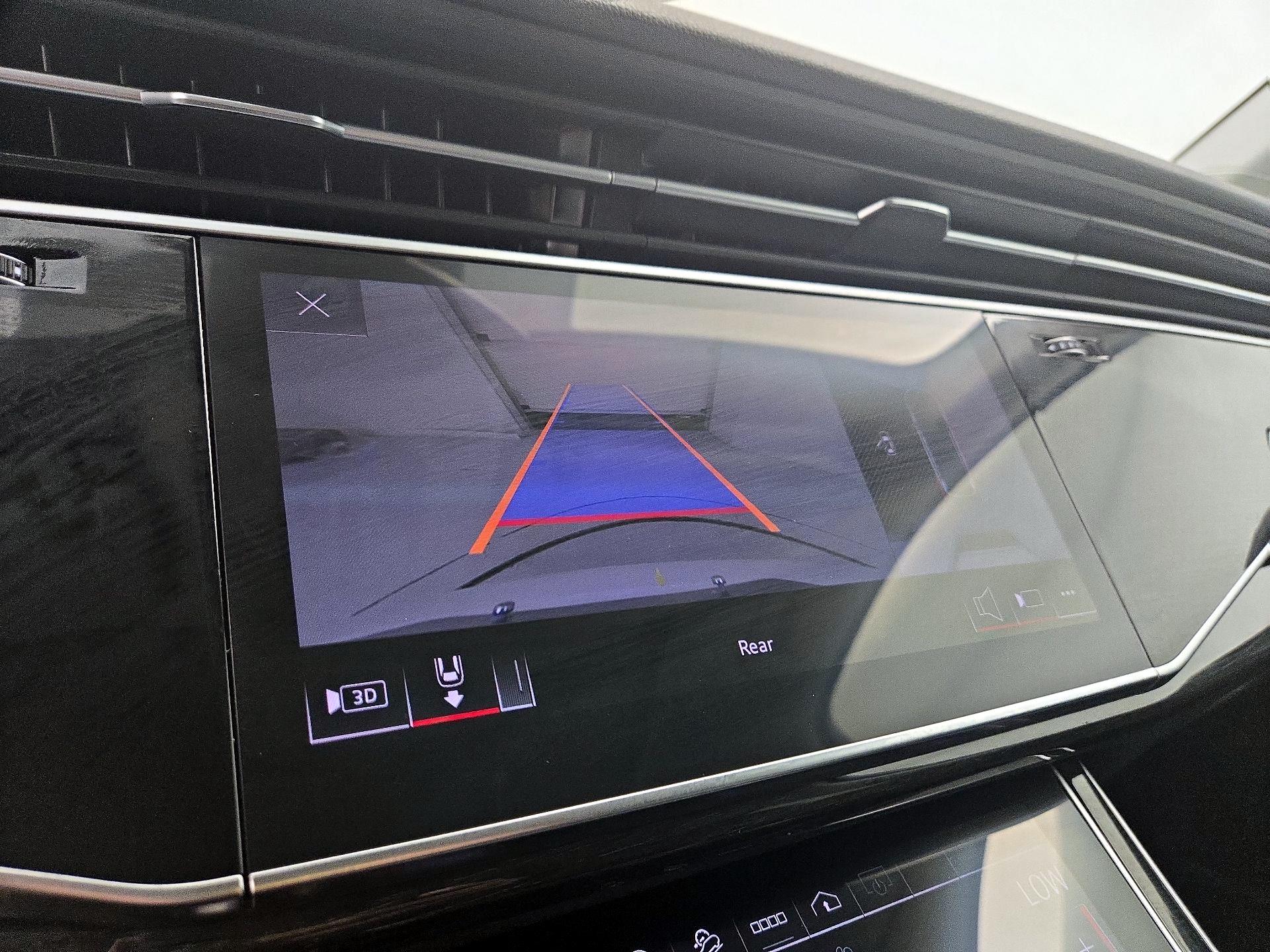 Thumbnail: 2022 Audi Q7 - 14