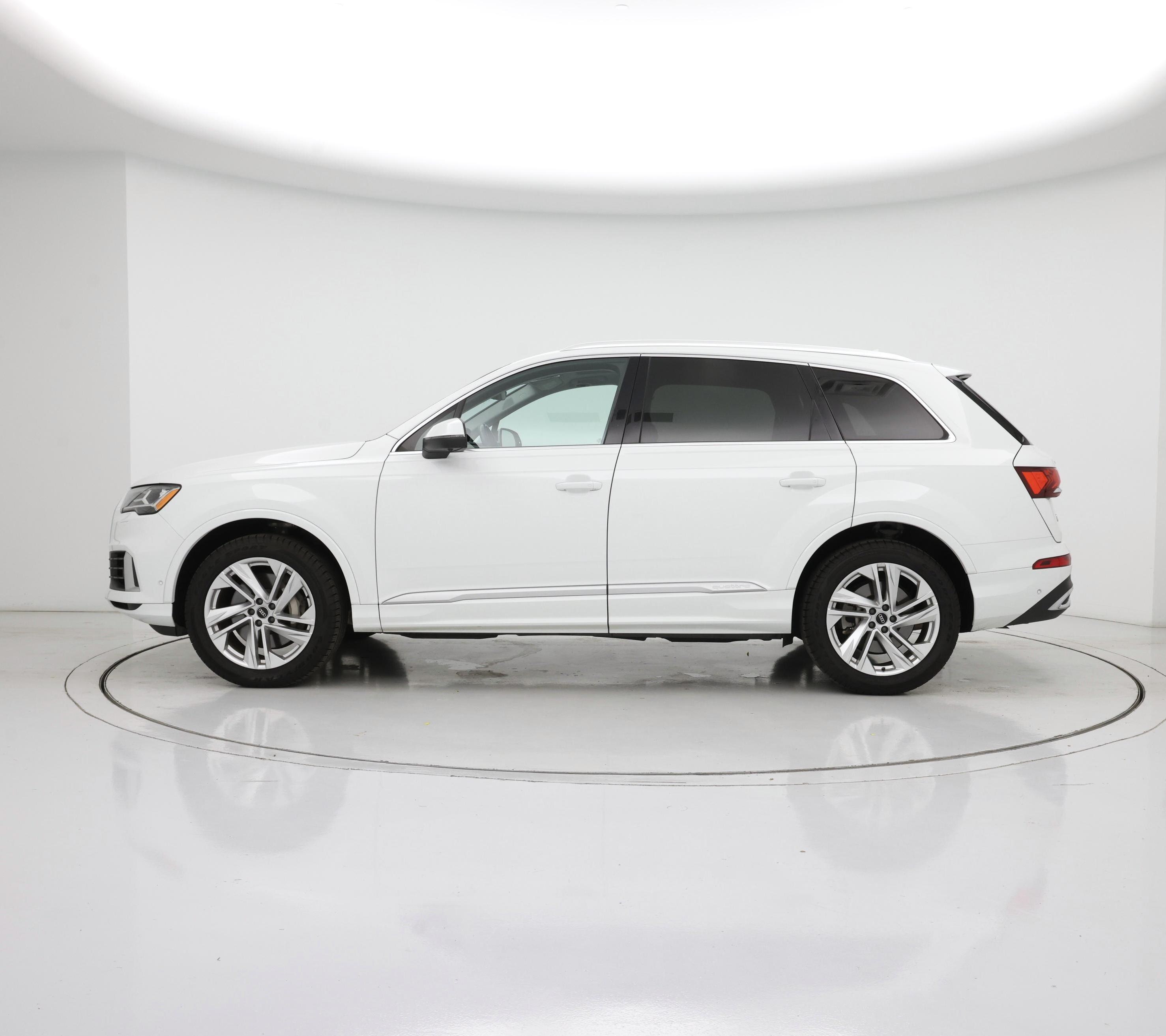 Thumbnail: 2022 Audi Q7 - 3